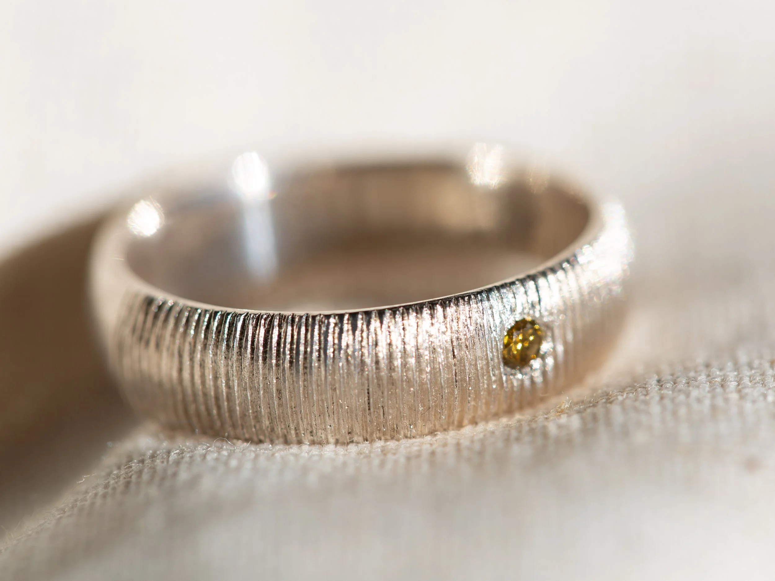 PF010 - AgPd - Reeded - Yellow Diamond - Macro.jpg