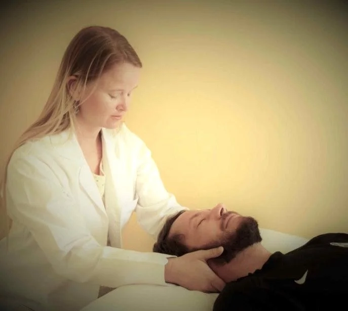 Professional Tuina bodywork treatment for pain relief and relaxation