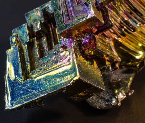 Metal element symbol representing clarity, strength, refinement, and resilience in the Five Elements