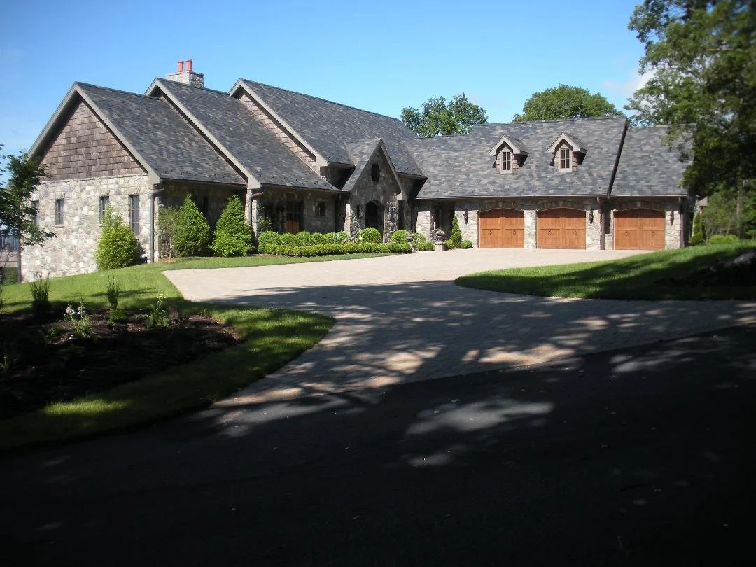Front of house II.jpg