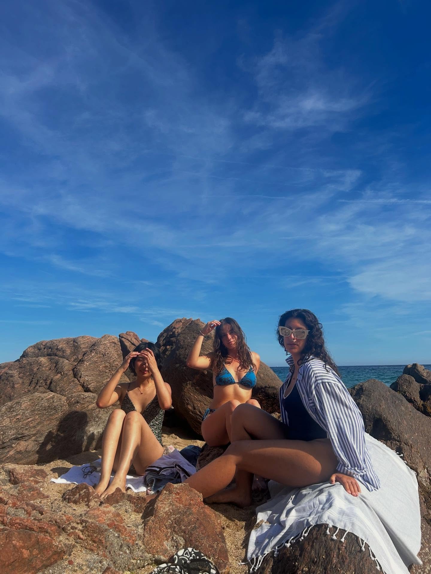 peace and love from the French Riviera! 🦑🦋🐙🦐🪼🐬🌴🌸🪸🏔️🎥🎞️