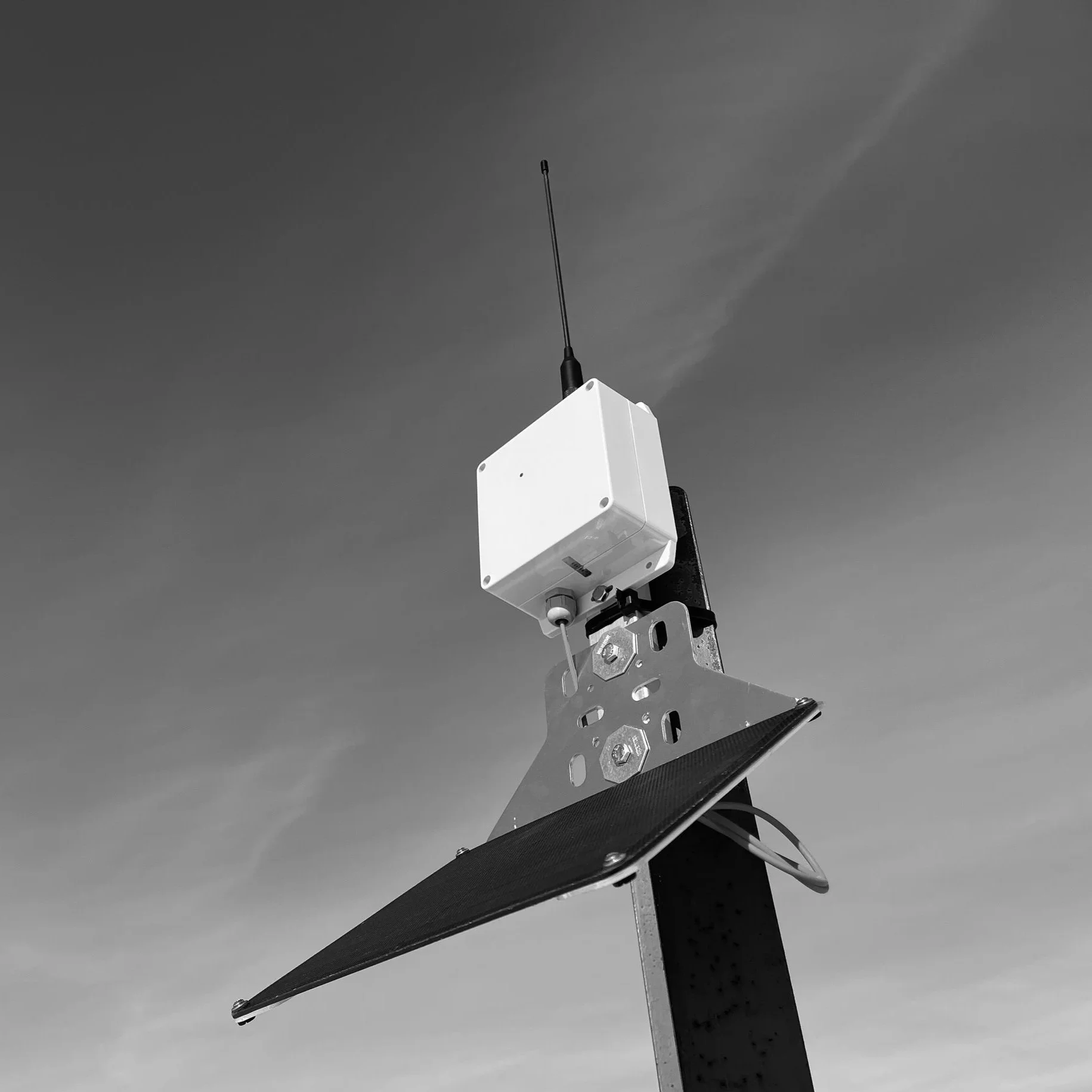 Pierce Aerospace R2S Remote ID Sensor offer "set it and forget it" installation options built for flexibility and a ease of use.