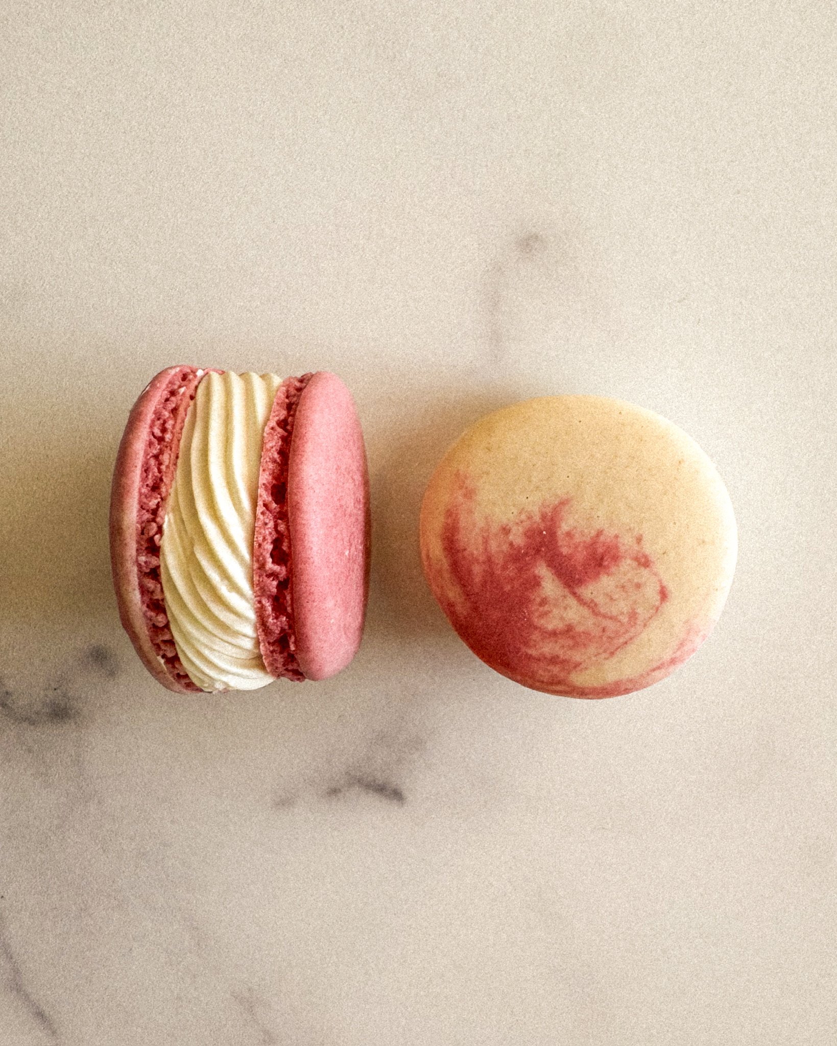  [treats] 