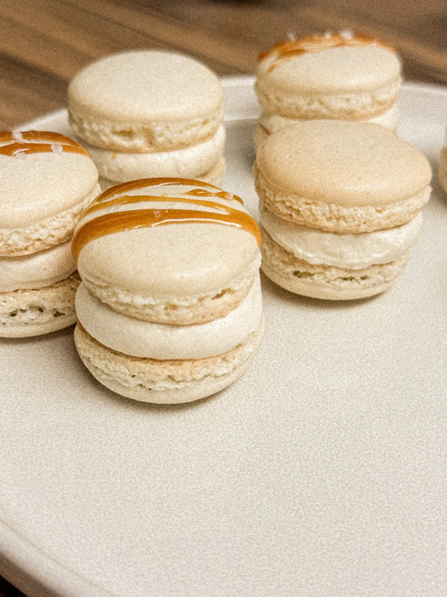  [treats] 