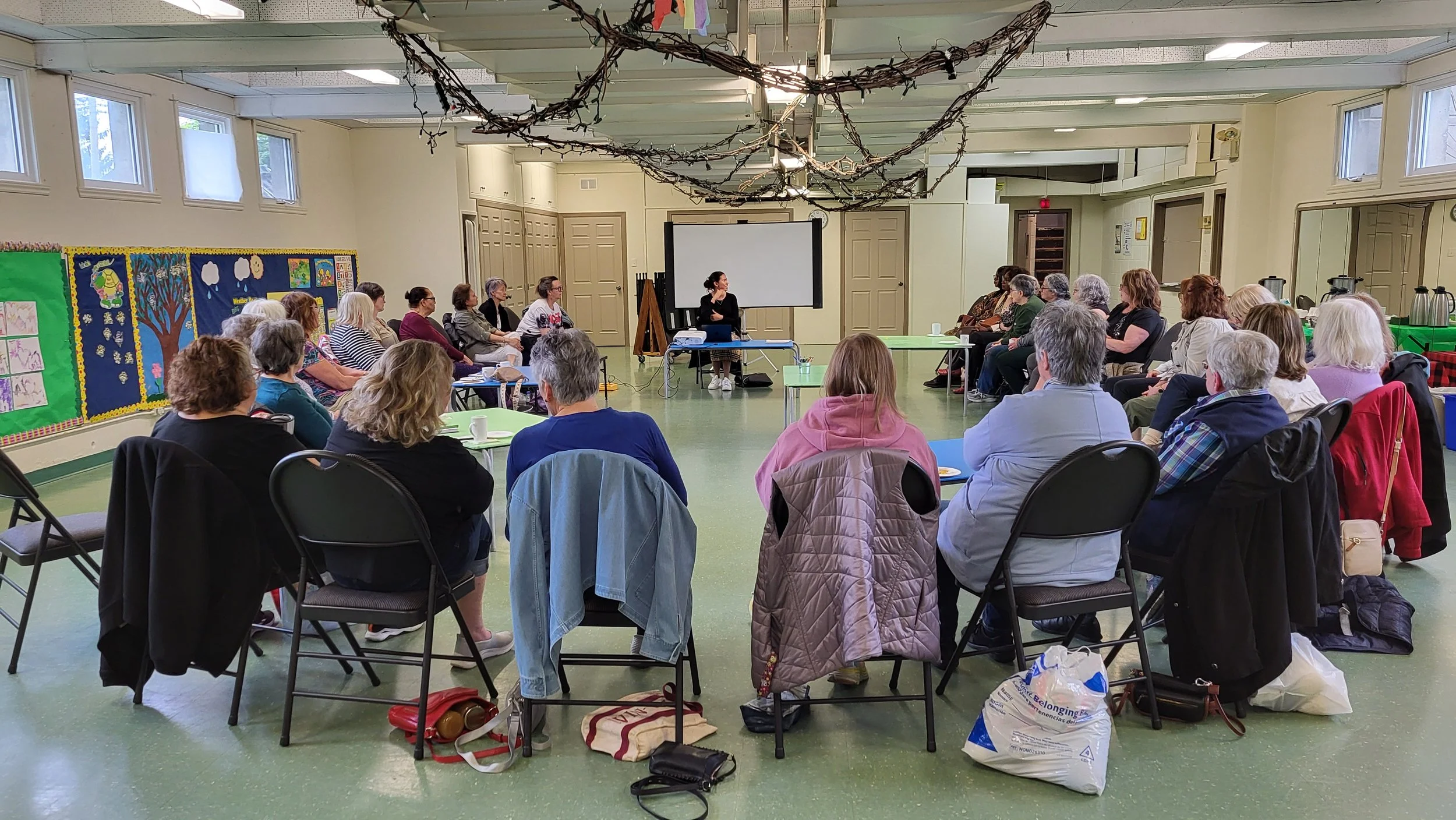 May 23rd, 2025 — West Island Women’s Centre (WIWC)
A safe and welcoming discussion circle centered on women’s health, where participants shared experiences, asked questions, and supported one another through meaningful and open conversations.