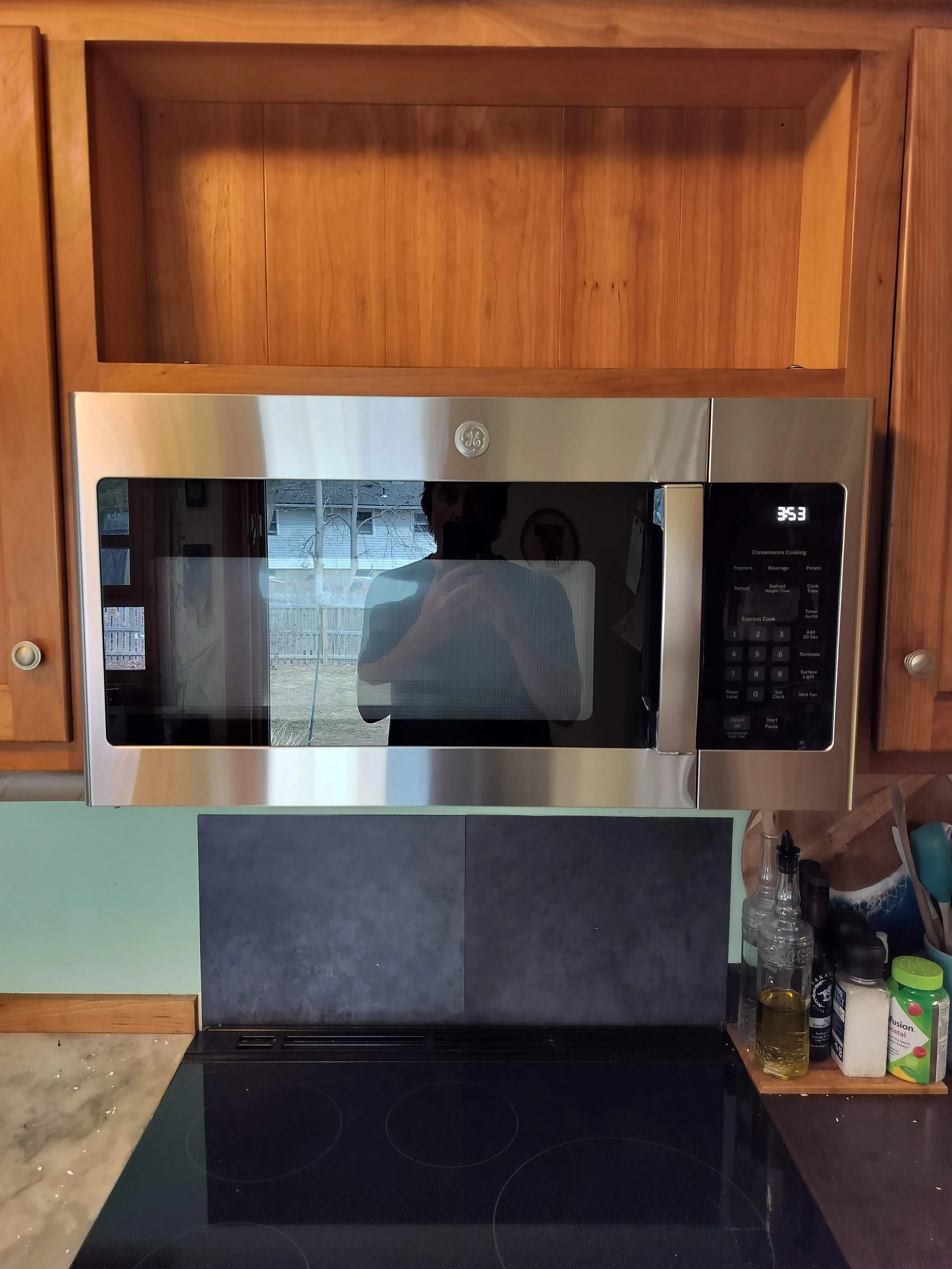 Helpful Neighbor project: Vented Microwave Replacement