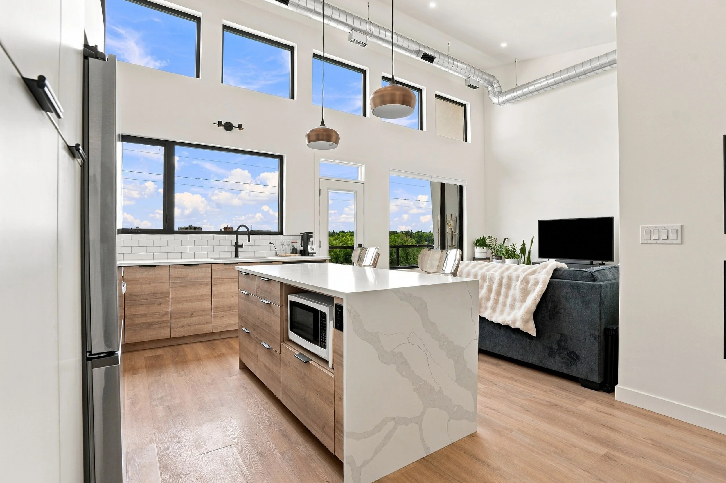 614 Spadina Cres W (10 of 37).jpg