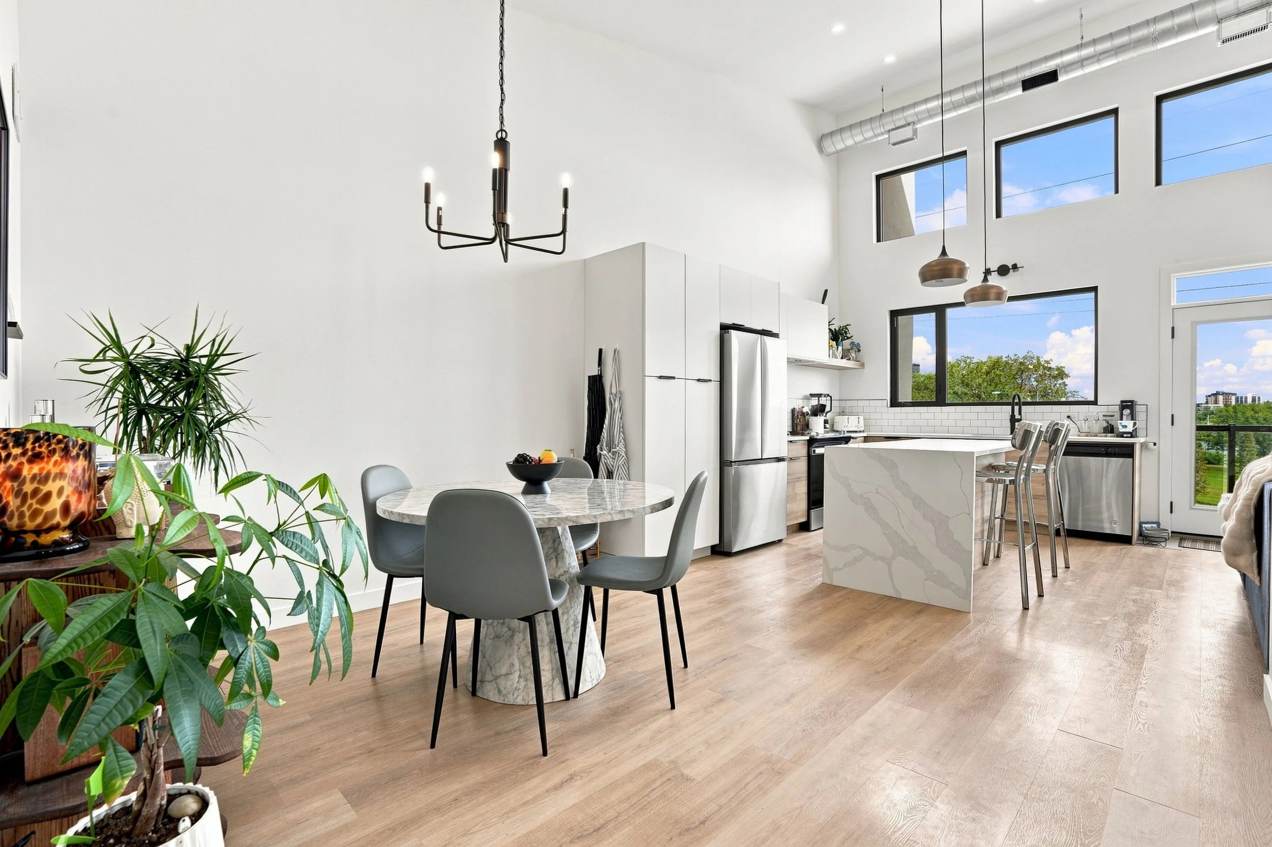 614 Spadina Cres W (8 of 37).jpg