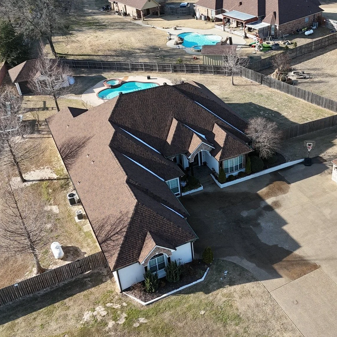 Another 120-square roof we wrapped up before the ice storm &mdash; and it's holding up beautifully! 🙌

We came out to help a neighbor get their roof approved and took the opportunity to check in on this one. Here's the backstory: 4 previous contract