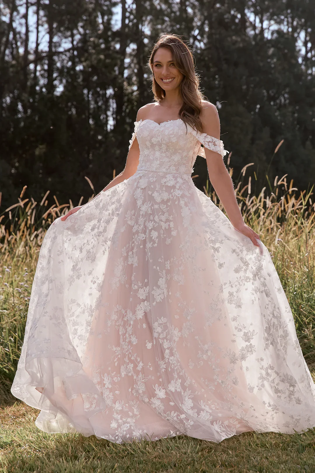 DominiqueTC2530_BisouCollection_FrontCampaignImage_TaniaOlsenBridal_4.jpg.webp