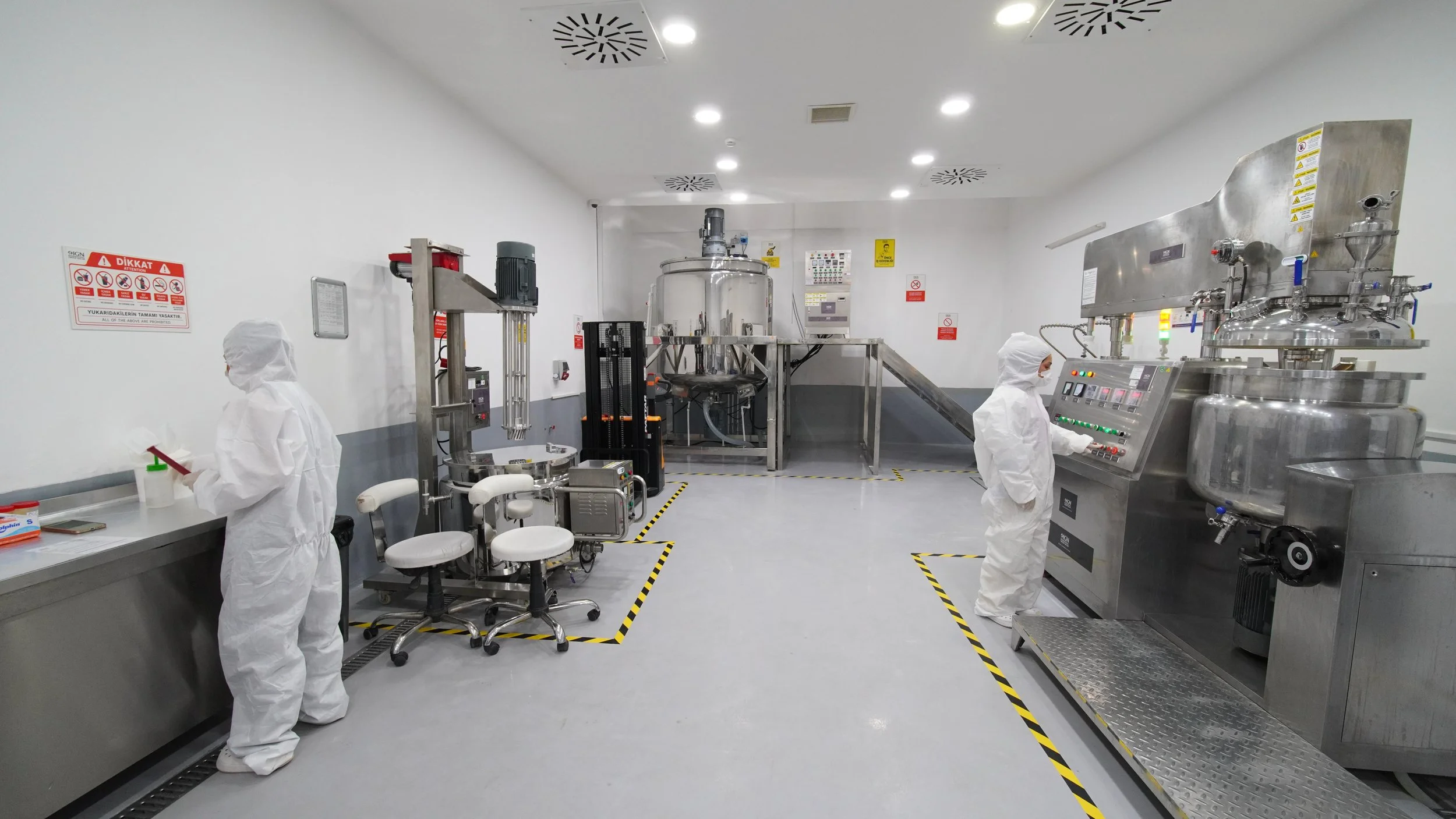 GMP standartlarında steril kozmetik üretim tesisi Türkiye | GMP certified cosmetics cleanroom and production plant Turkey