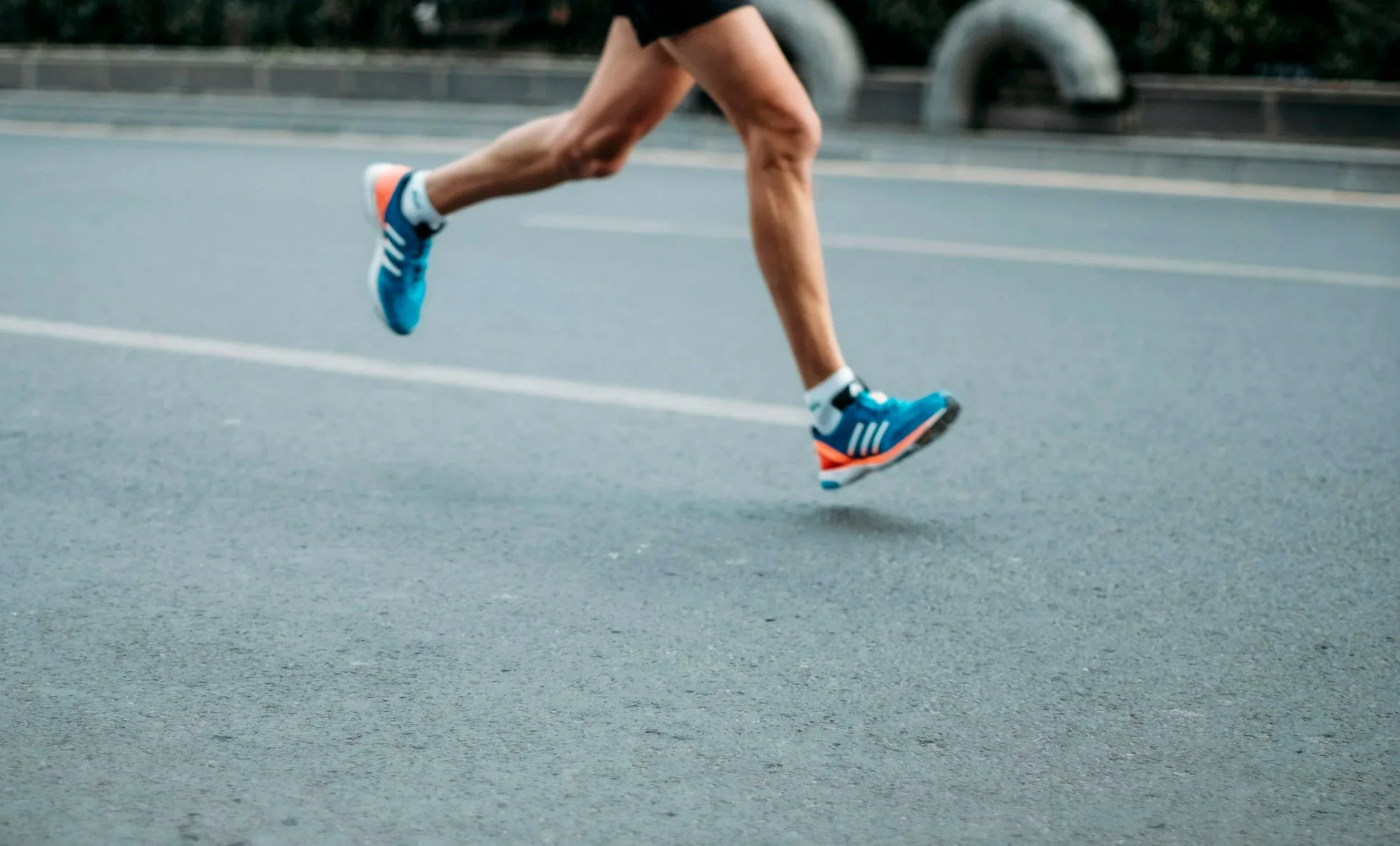 Active individual training, representing performance and rehab chiropractic care