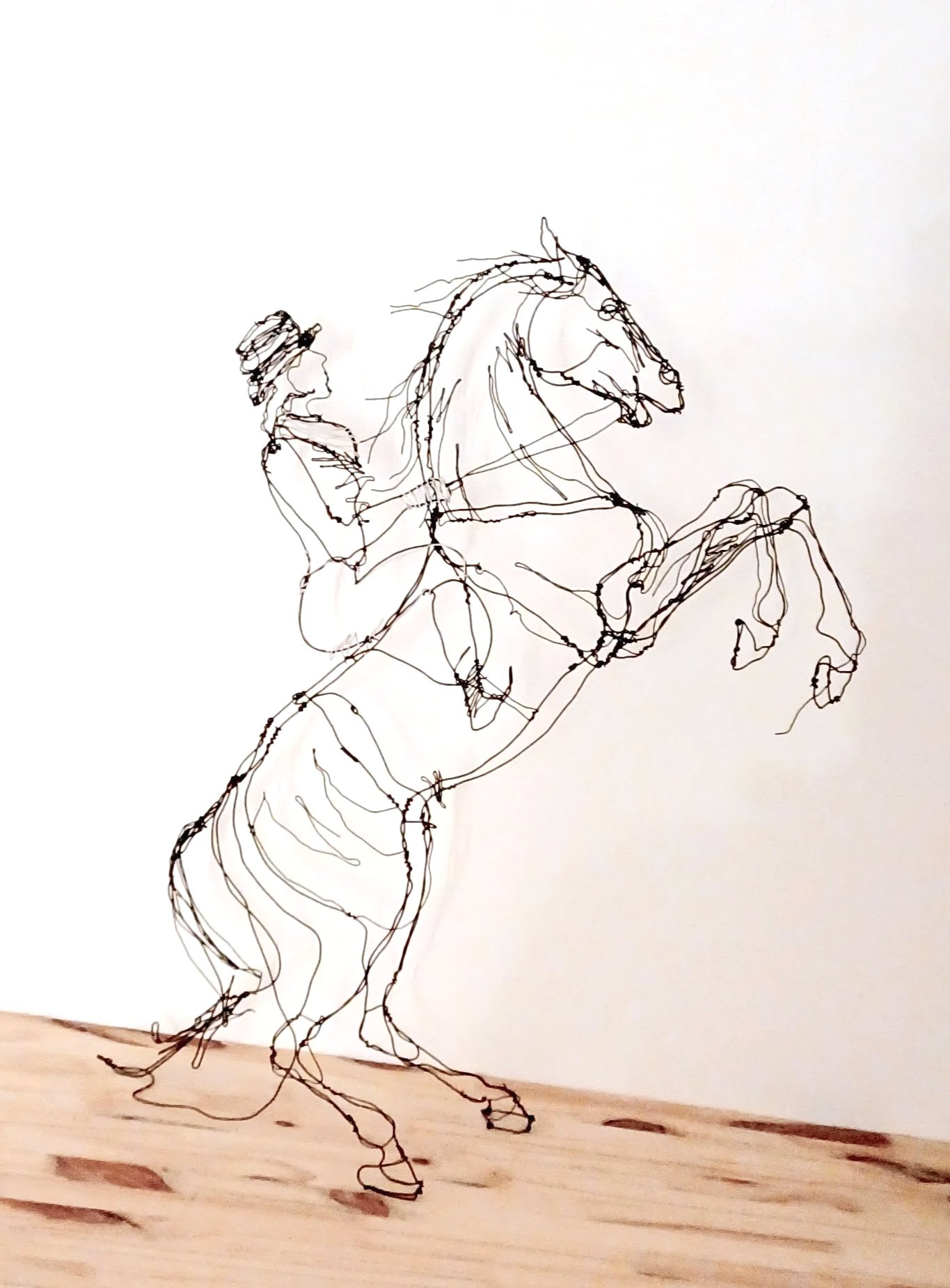 École de dressage, sculpture en fil de fer recuit
