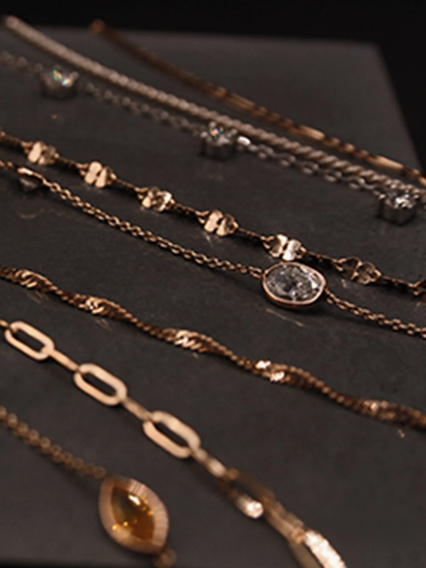 Chains change based on supply. 
If there&rsquo;s one you like please DM me before booking. 

Or I can send you some photos of what I have and reserve for you.