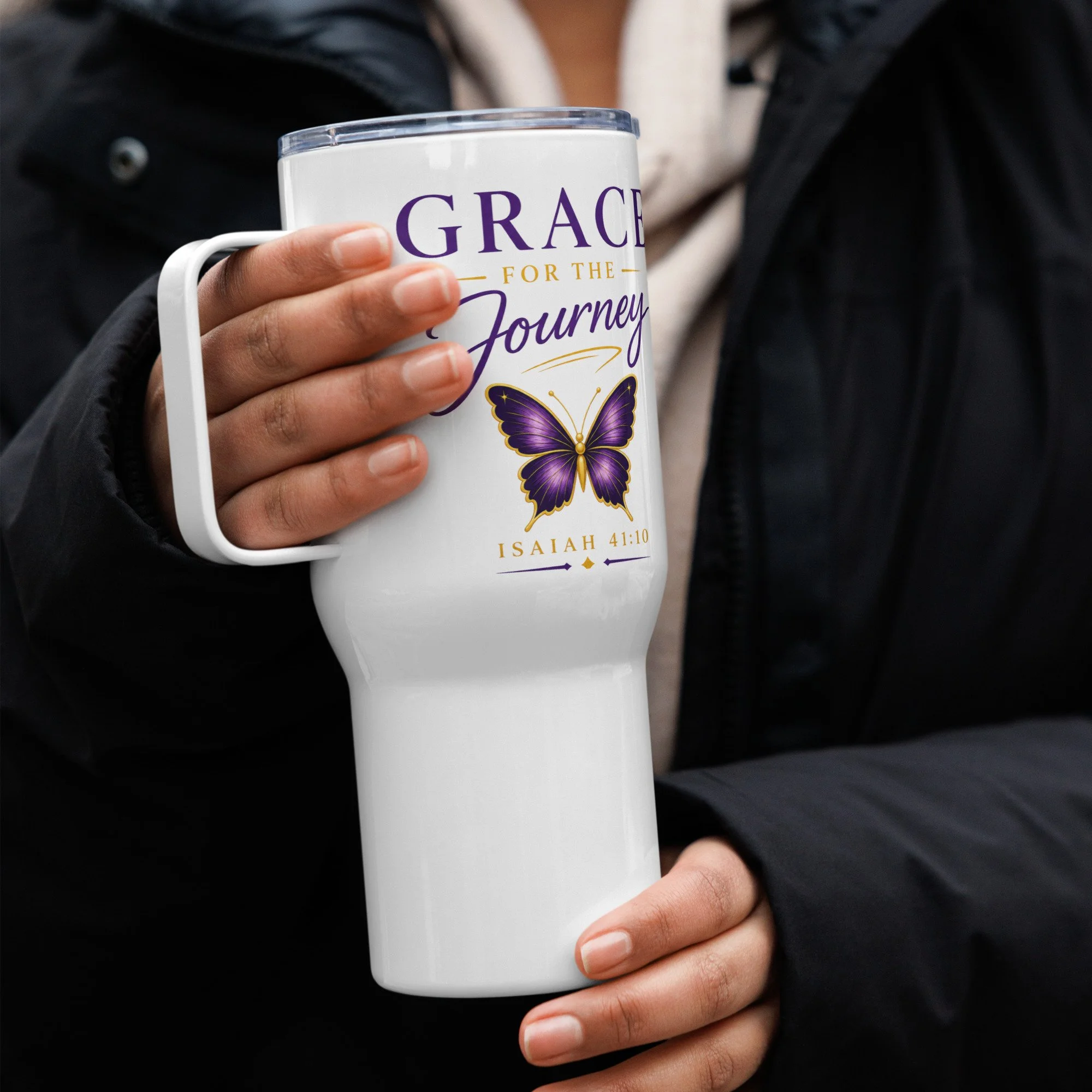 Travel mug with a handle