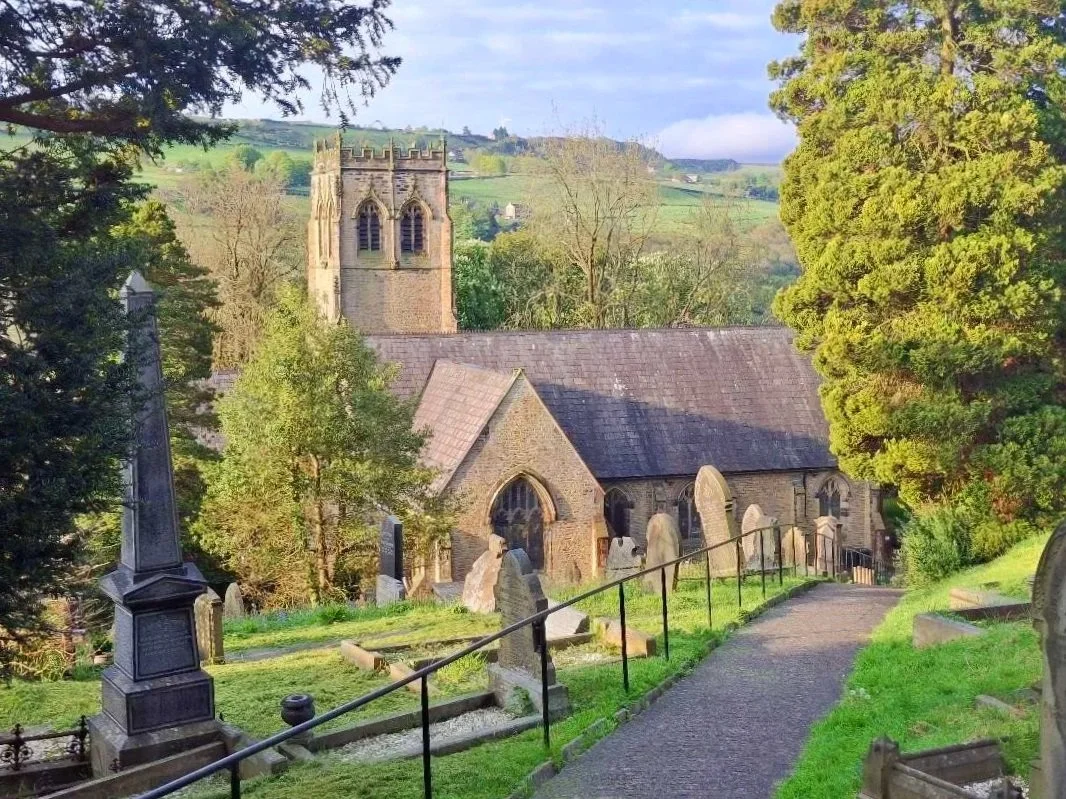 Upperthong+Church4.jpg
