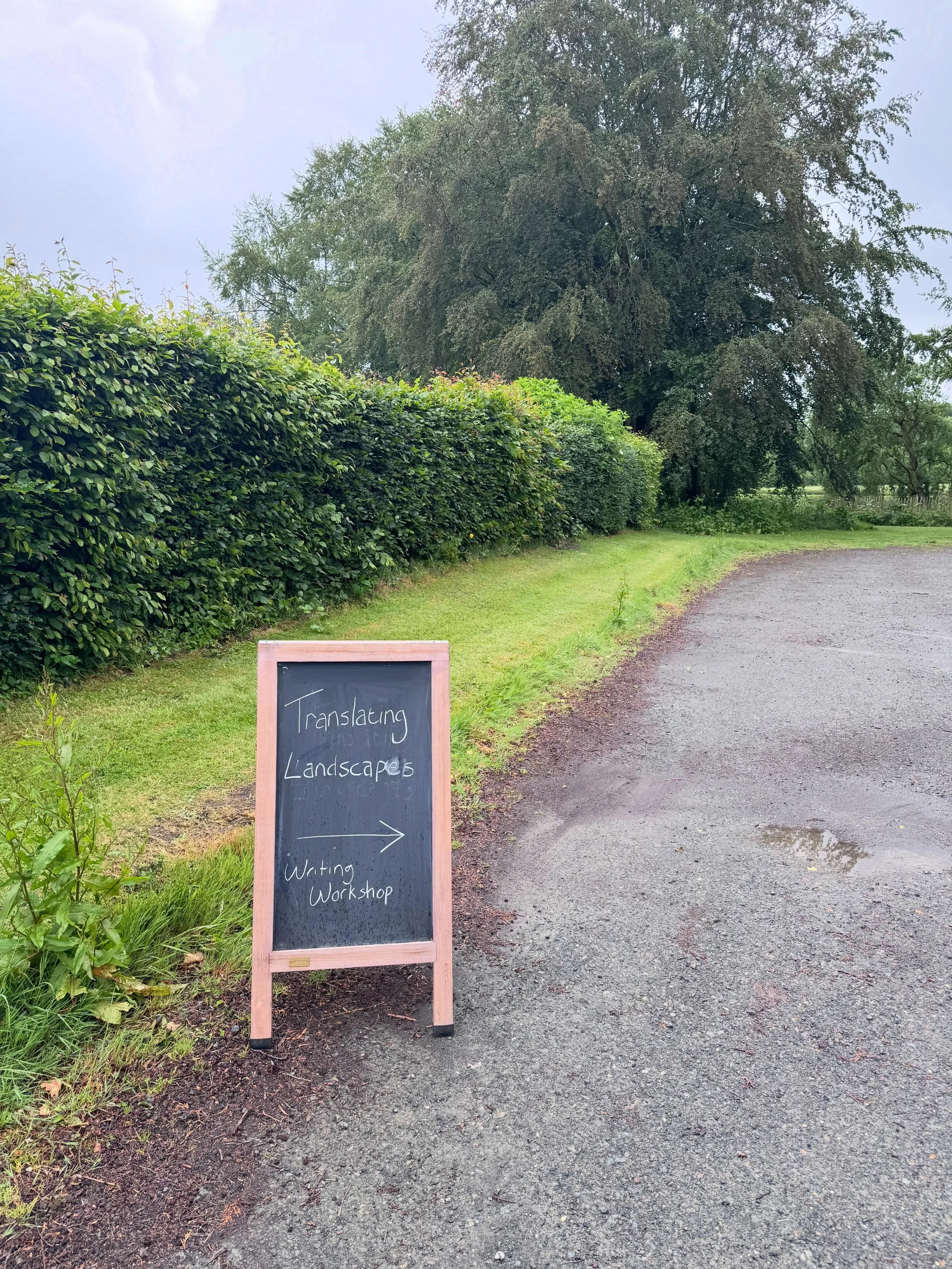 Had a great day at the @sidneynolantrust on the Translating Lanscapes writing workshop hosted by @bleddfa_artist 

Such a wonderful group of people and an inspiring afternoon in the most beautiful setting&hellip; despite the rain!