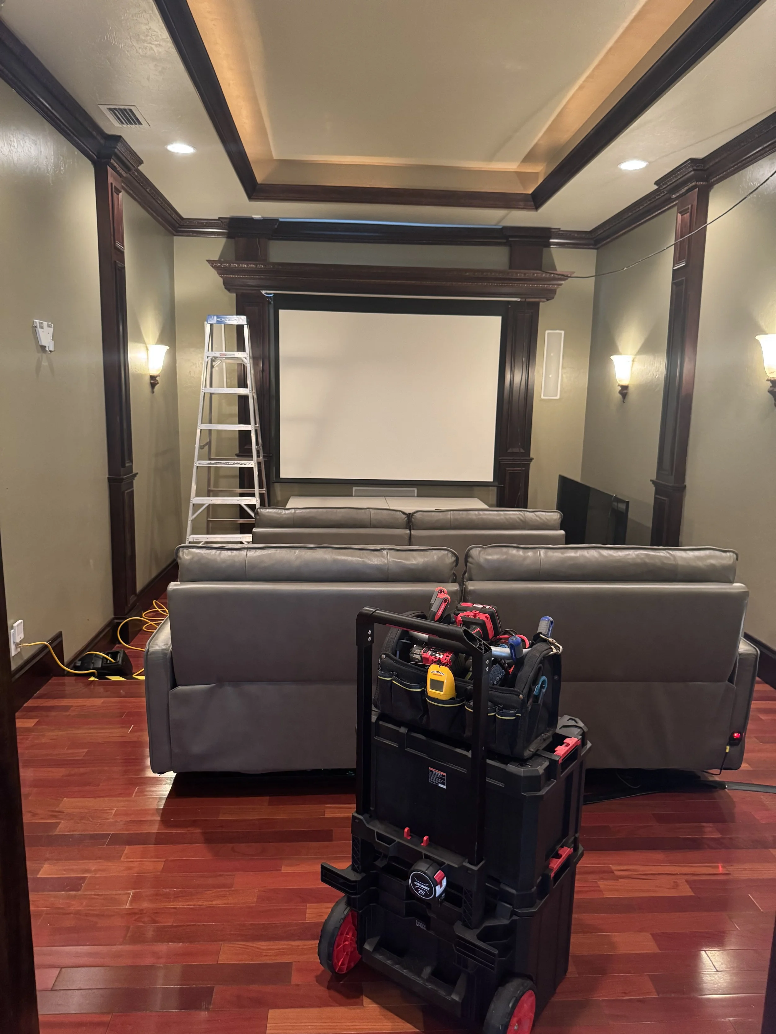 Upgrading an Airbnb Entertainment Setup in Port Charlotte: Smart TVs, Clean Installs &amp; a Better Home Theater Experience