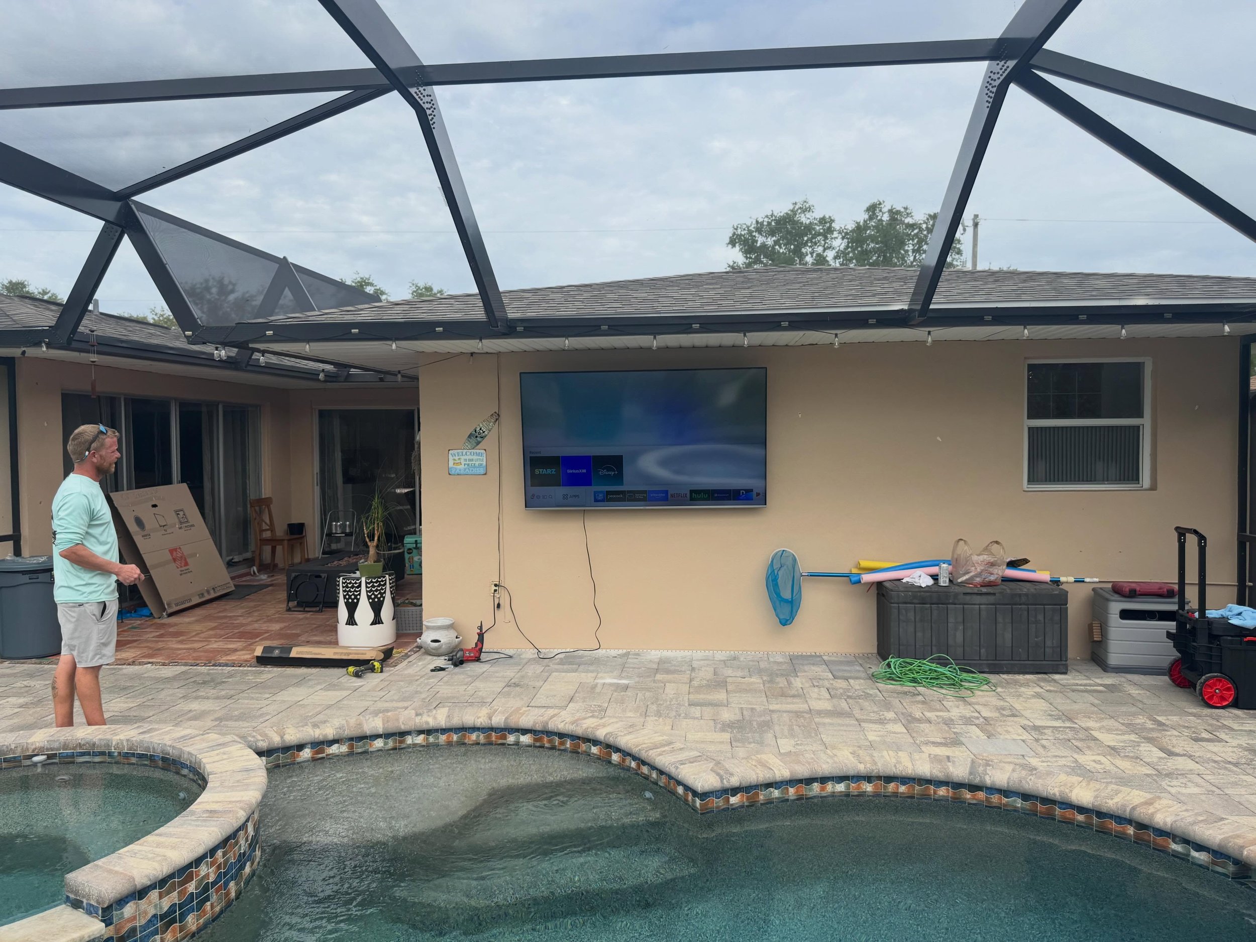 Florida man life&hellip;.. Imagine beer and football sitting in the pool.

Thank you Conrad for trusting us to do your TV mounting. 

#floridaman #floridalife #handymanservices #tvmounting