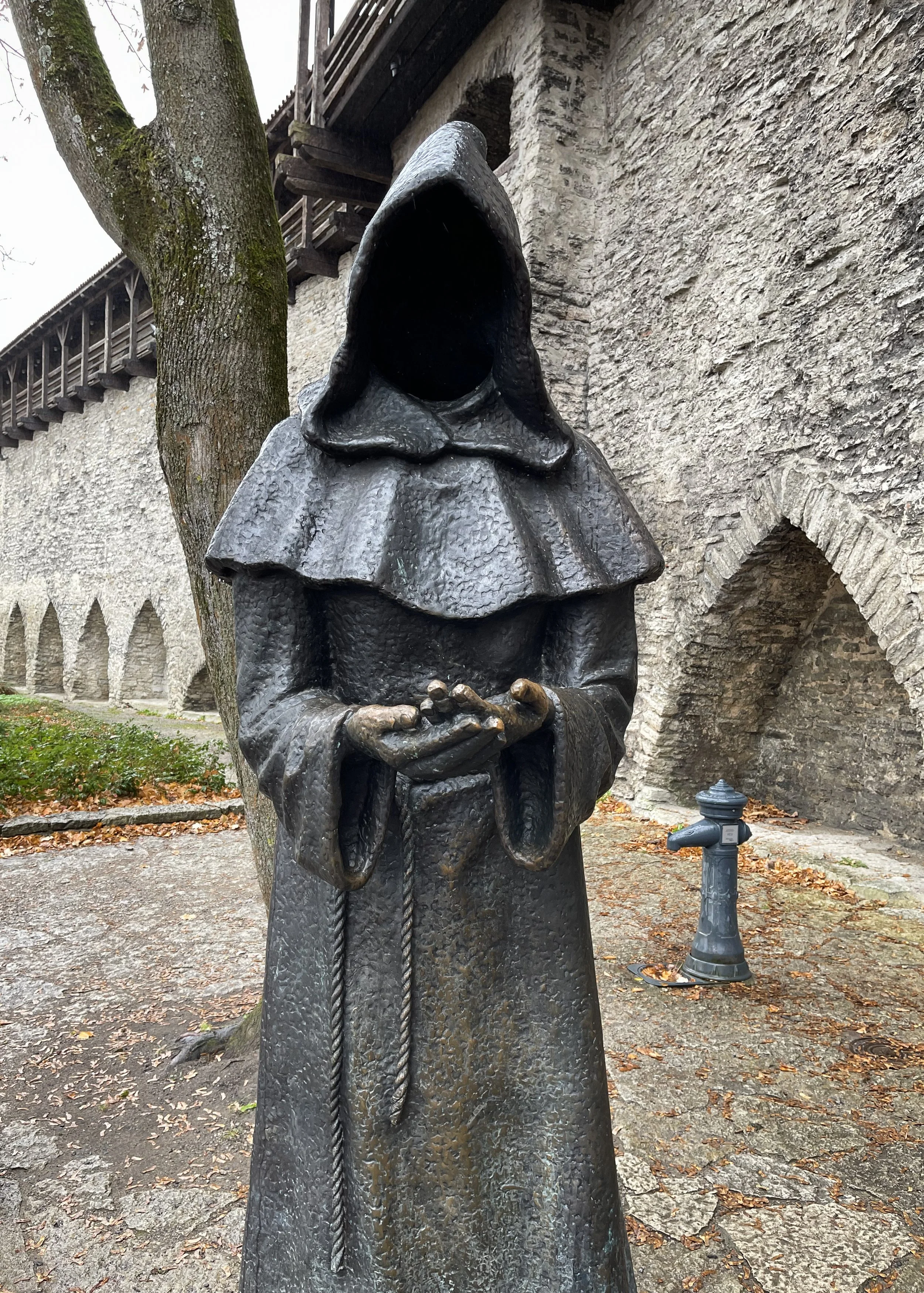 Monk Statue, Danish King's Garden