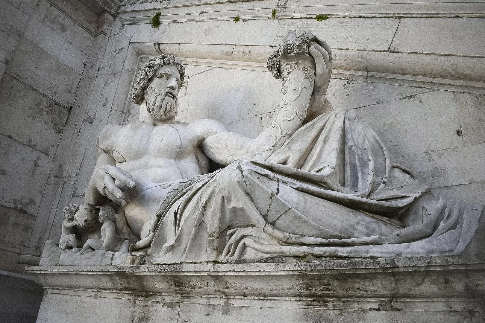 Tiberinus, Palazzo Senatorio