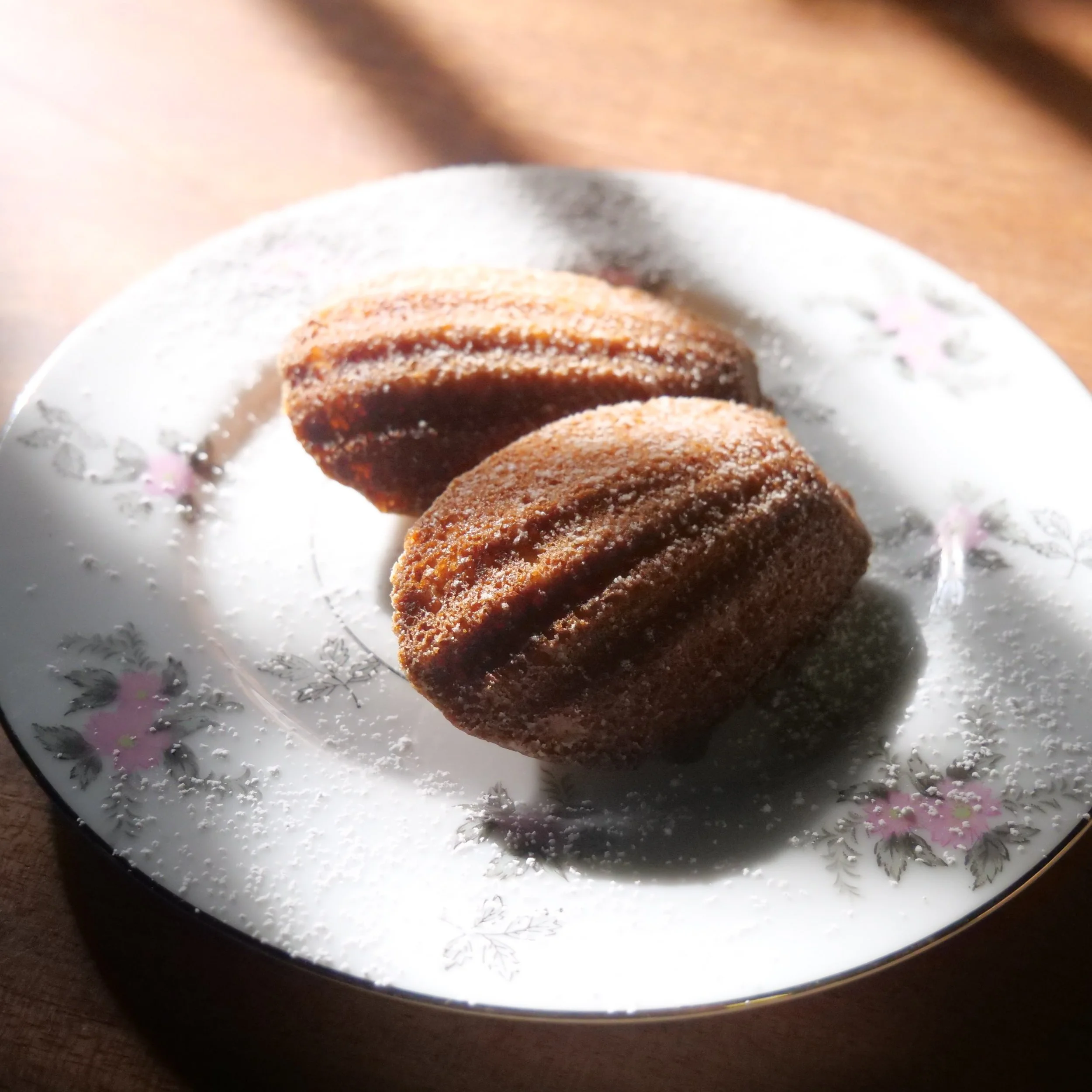 baked-to-order brown butter madeleines on the menu tonight ❤️&zwj;🔥