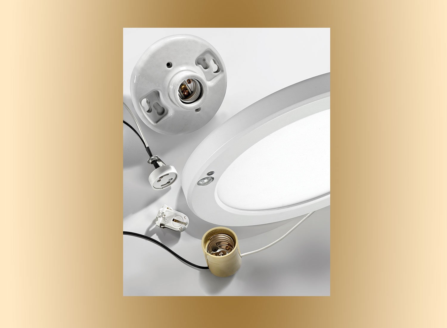 Leviton Manufacturing L-400 Catalog Section Opener - Lighting Fixtures & Lampholders