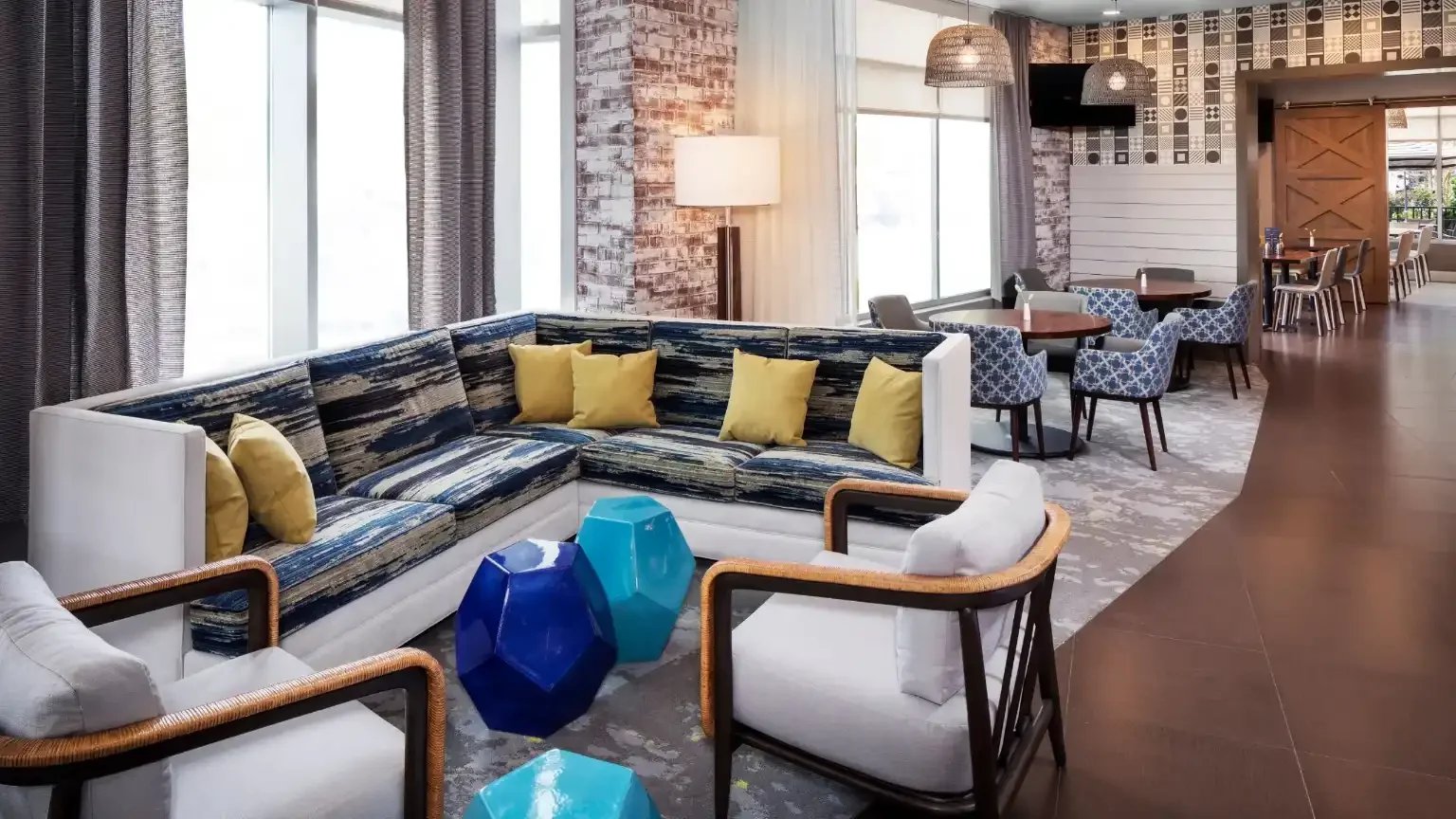 Hyatt-Place-Long-Island-East-End-P082-Front-Seating-Area.16x9.webp