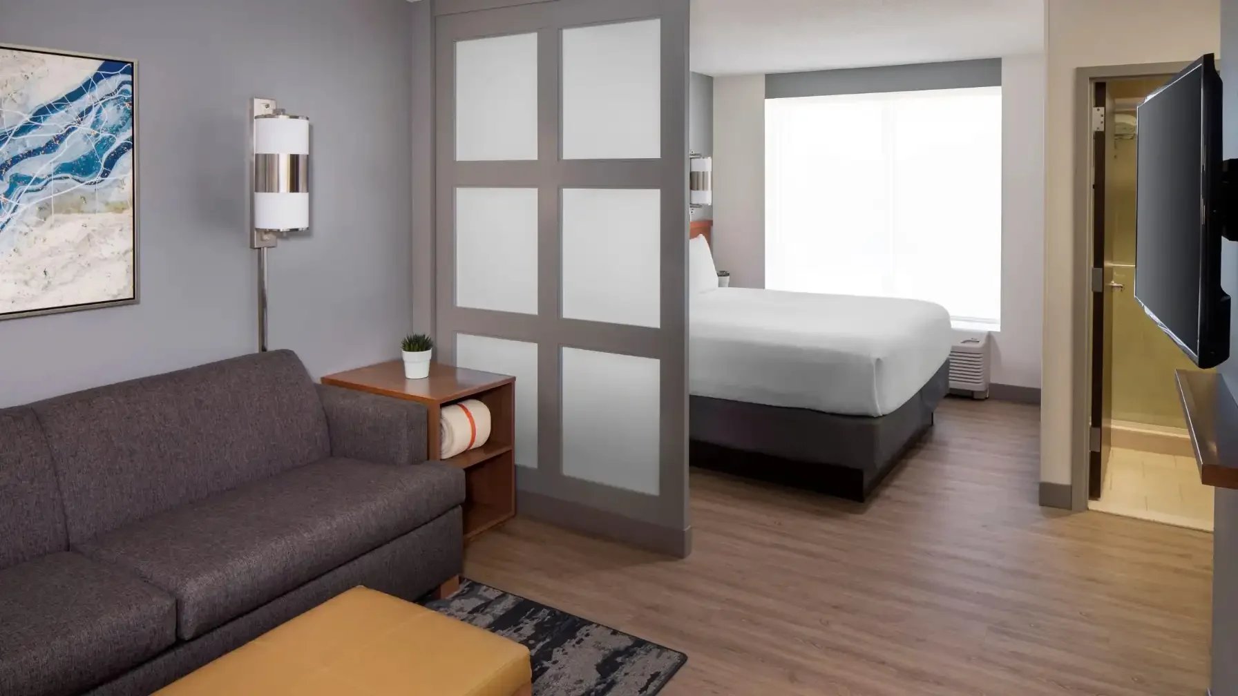 Hyatt-Place-Long-Island-East-End-P098-Standard-King.16x9.webp