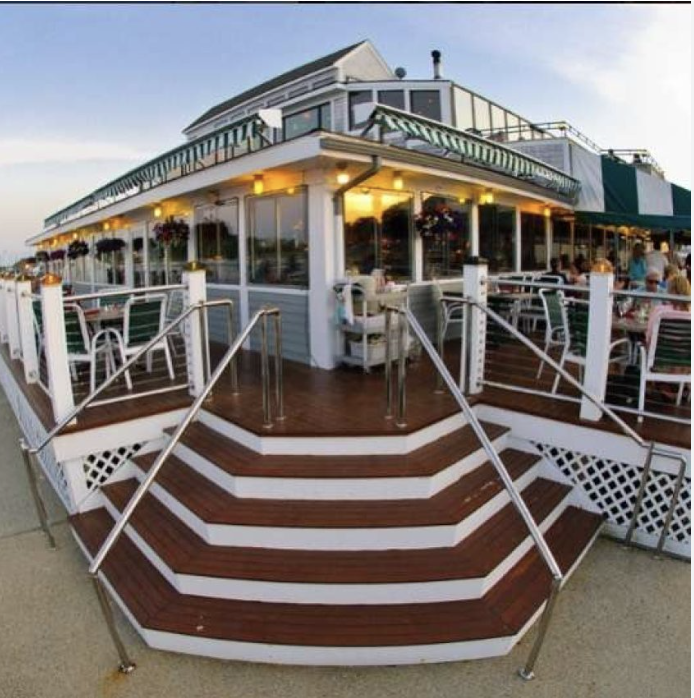 The Best Restaurants on the South Shore for Anyone Who Loves Good Food