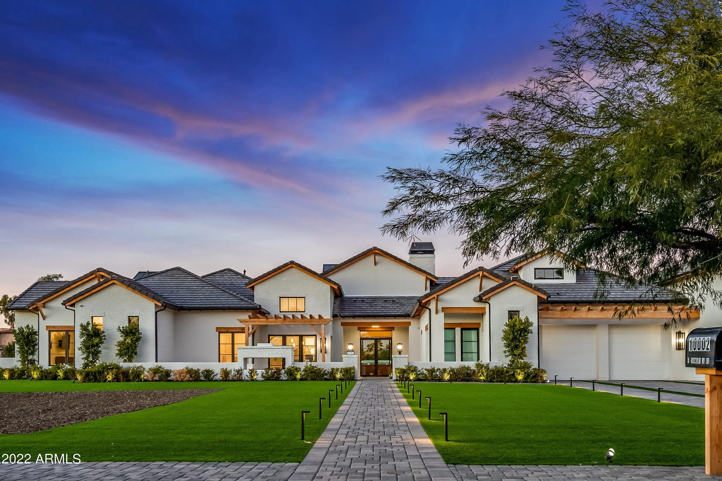 10002 E SHANGRI LA RD