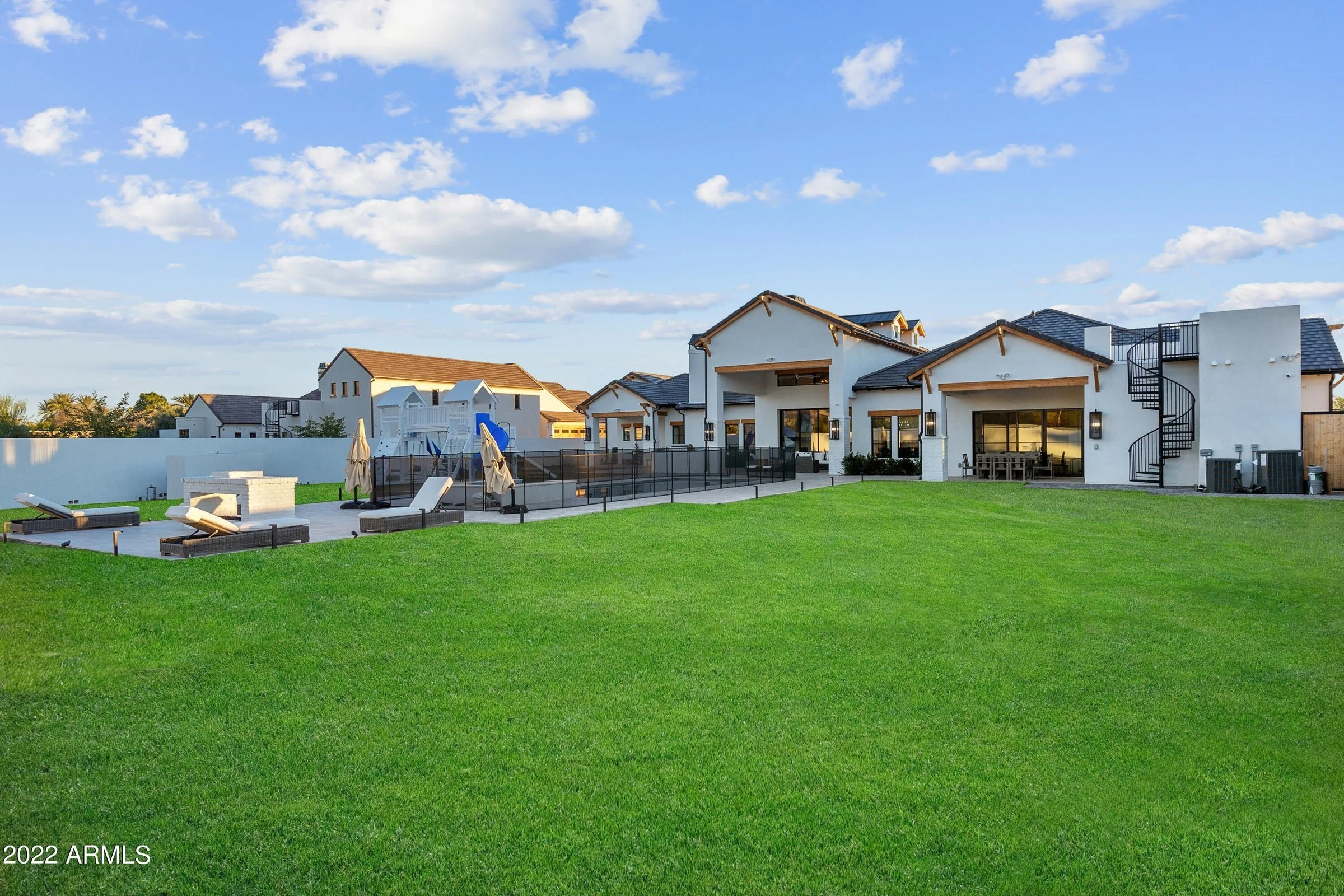 10002 E SHANGRI LA RD 21.jpg