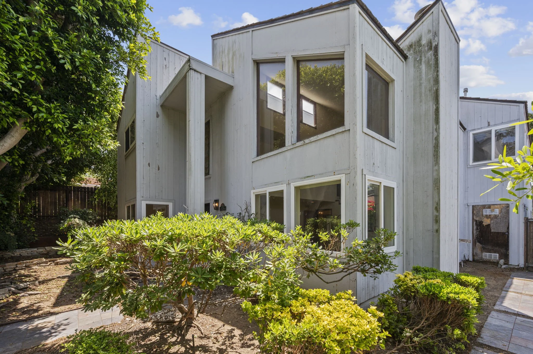 2029 Del Mar Heights Rd. | $2,100,000