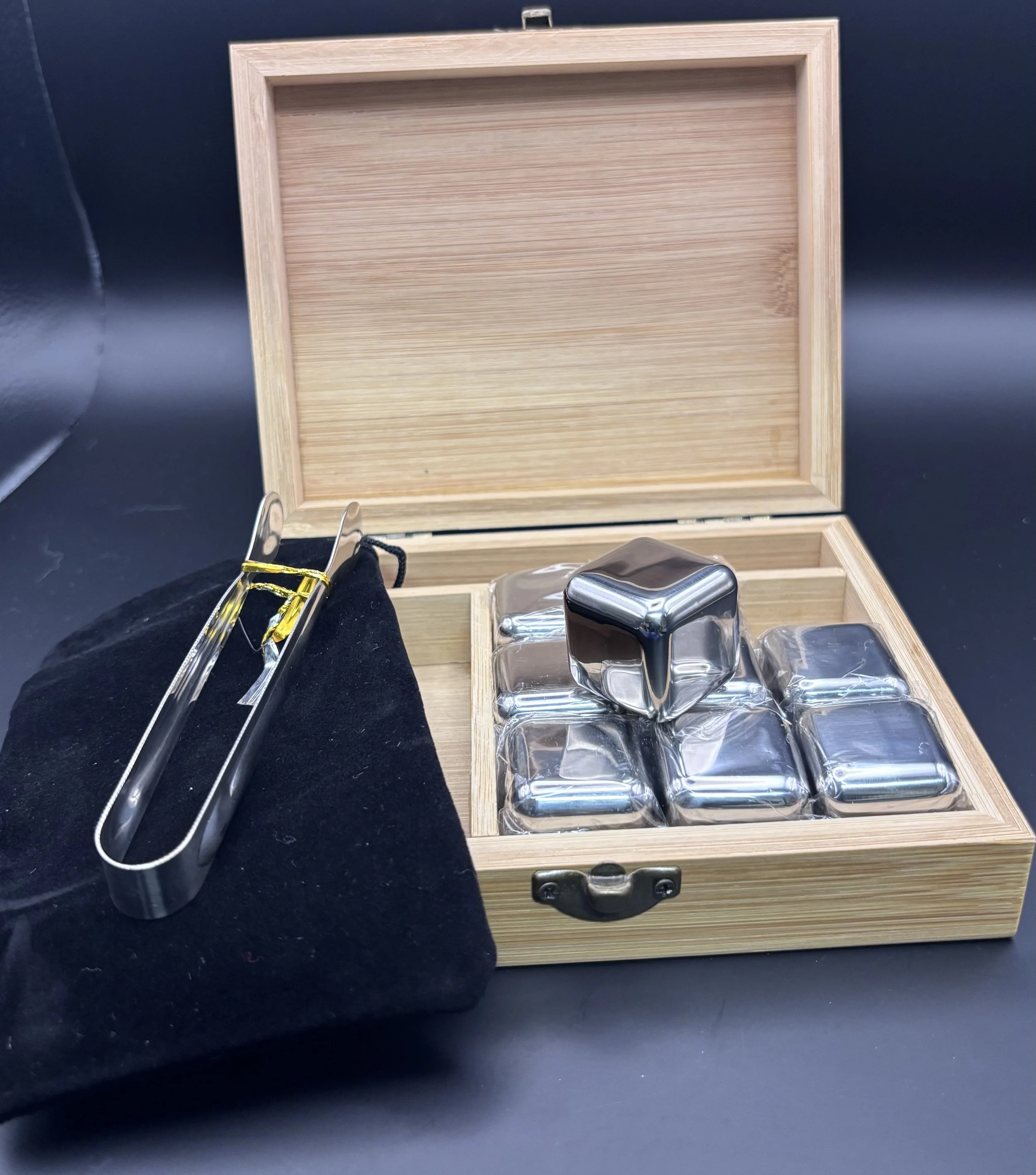 Metal ice cubes set