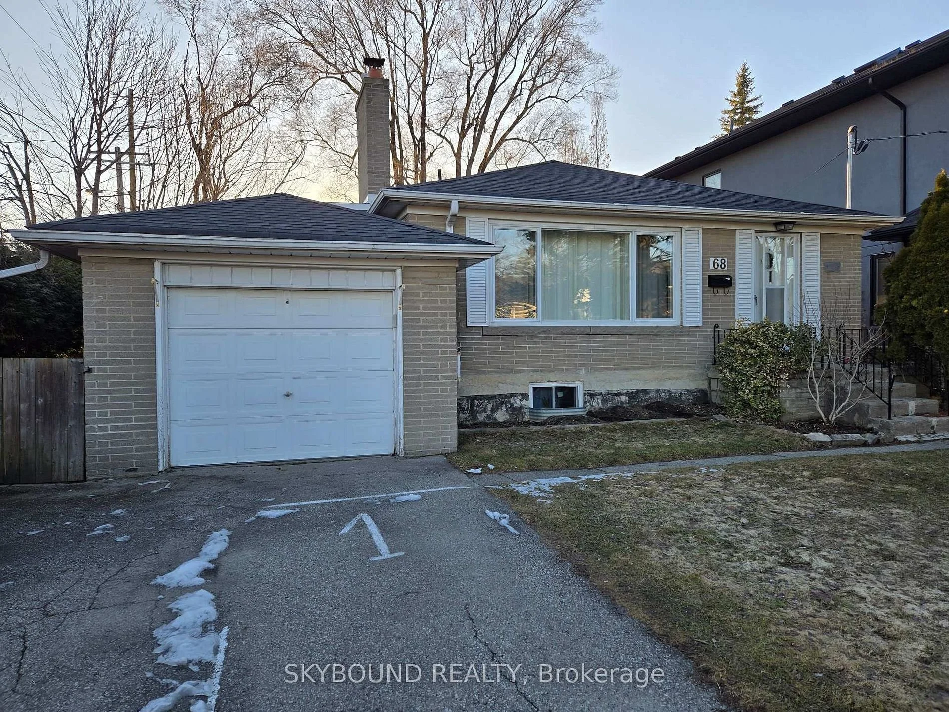 68 Monkton | Leased