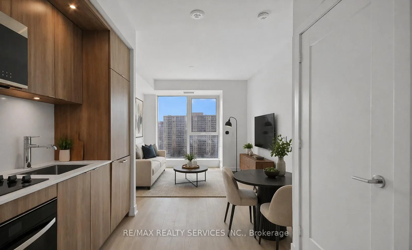 60 Central Park Roadway | 1707