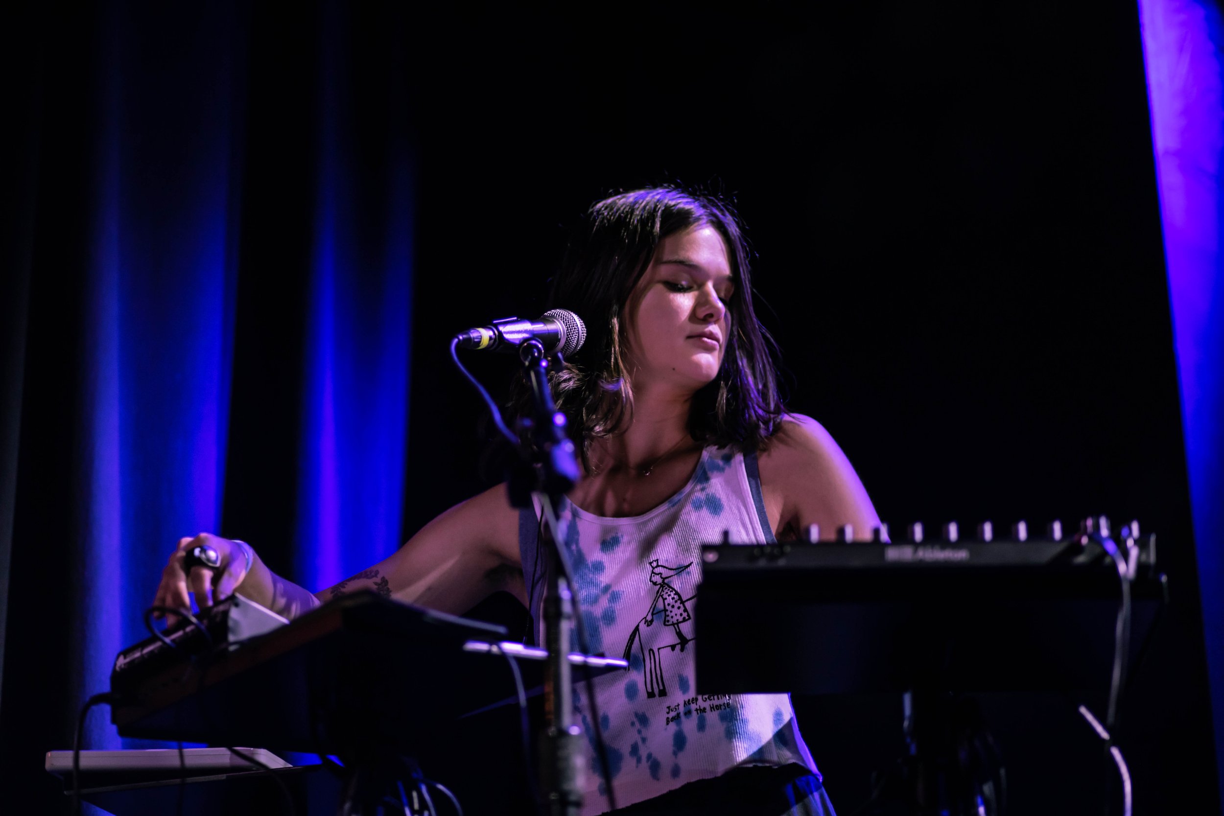 Danielle Thwaites is Daiza performing at the Echo in Los Angeles, CA