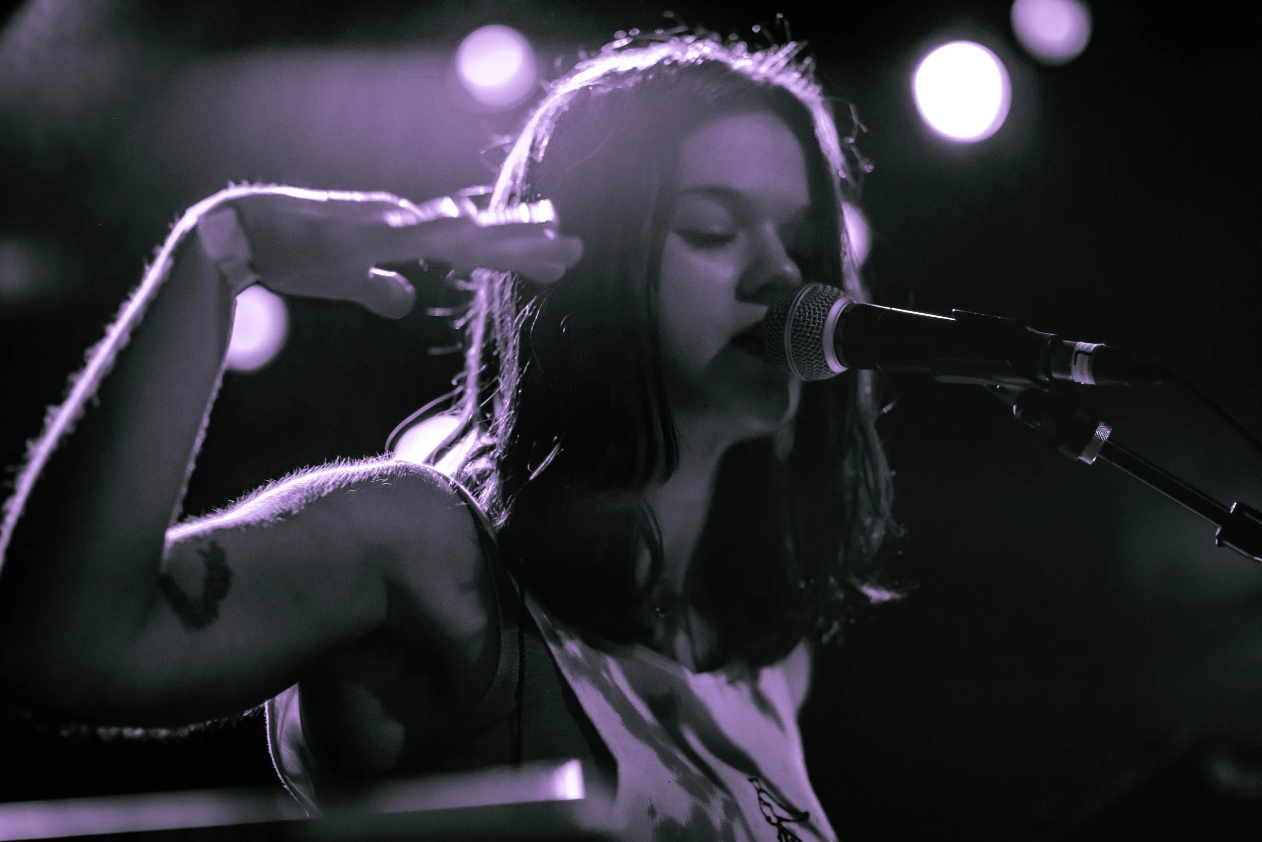 Danielle Thwaites is Daiza performing at the Echo in Los Angeles, CA