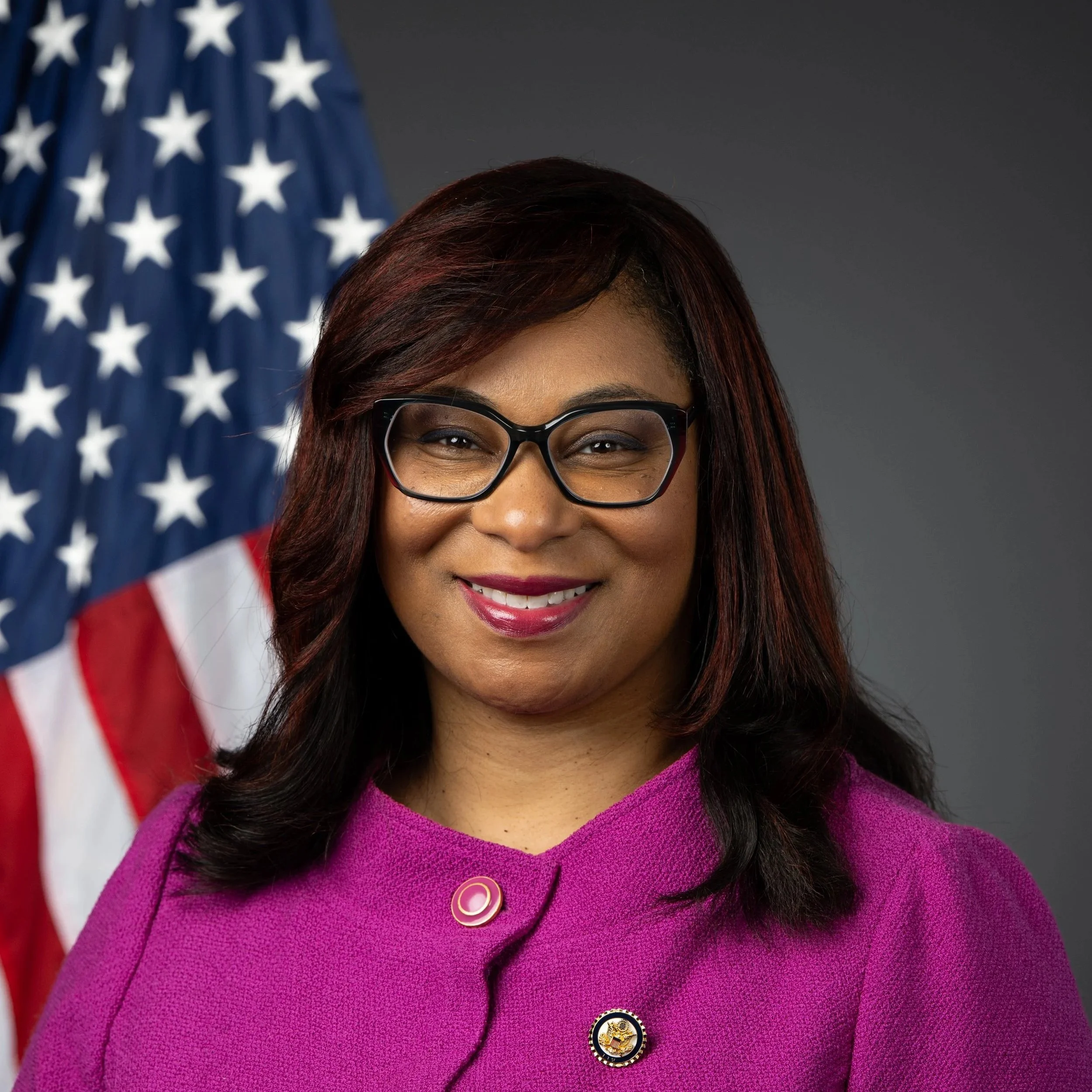 Janelle Bynum headshot