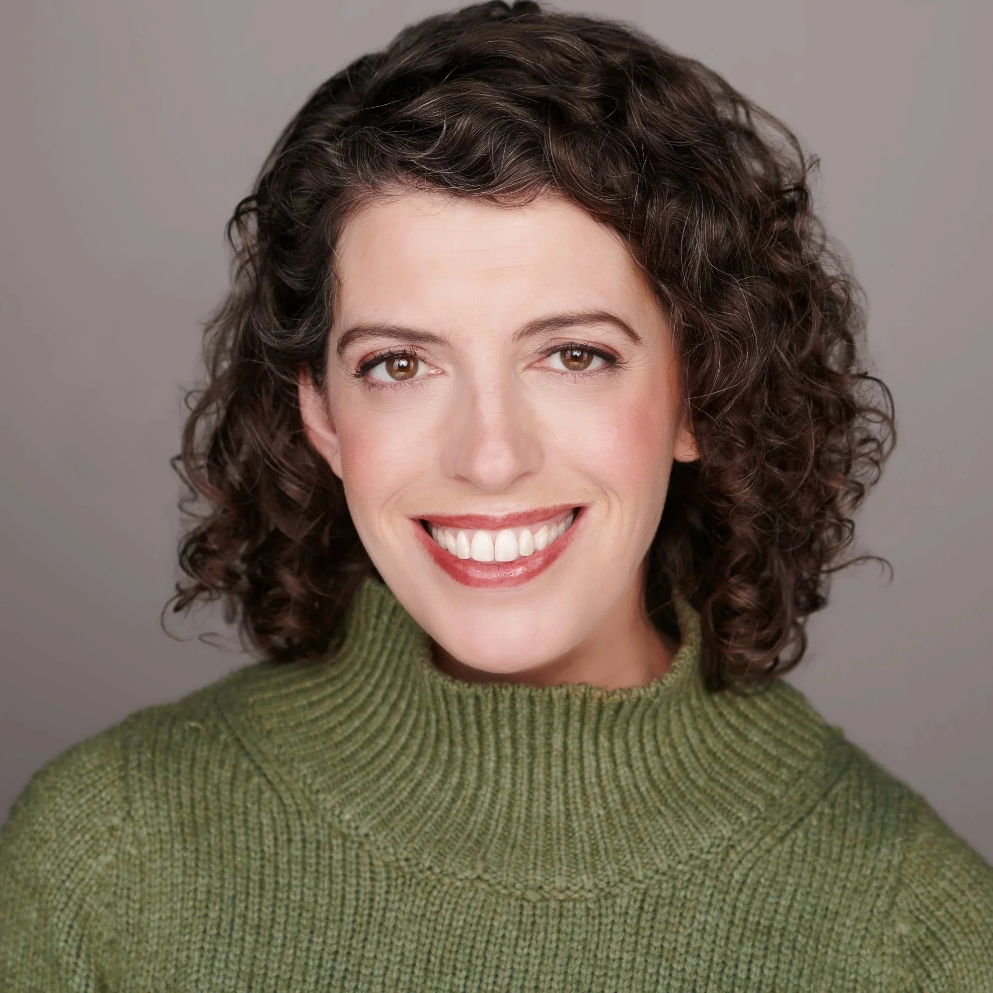Molly Ball headshot