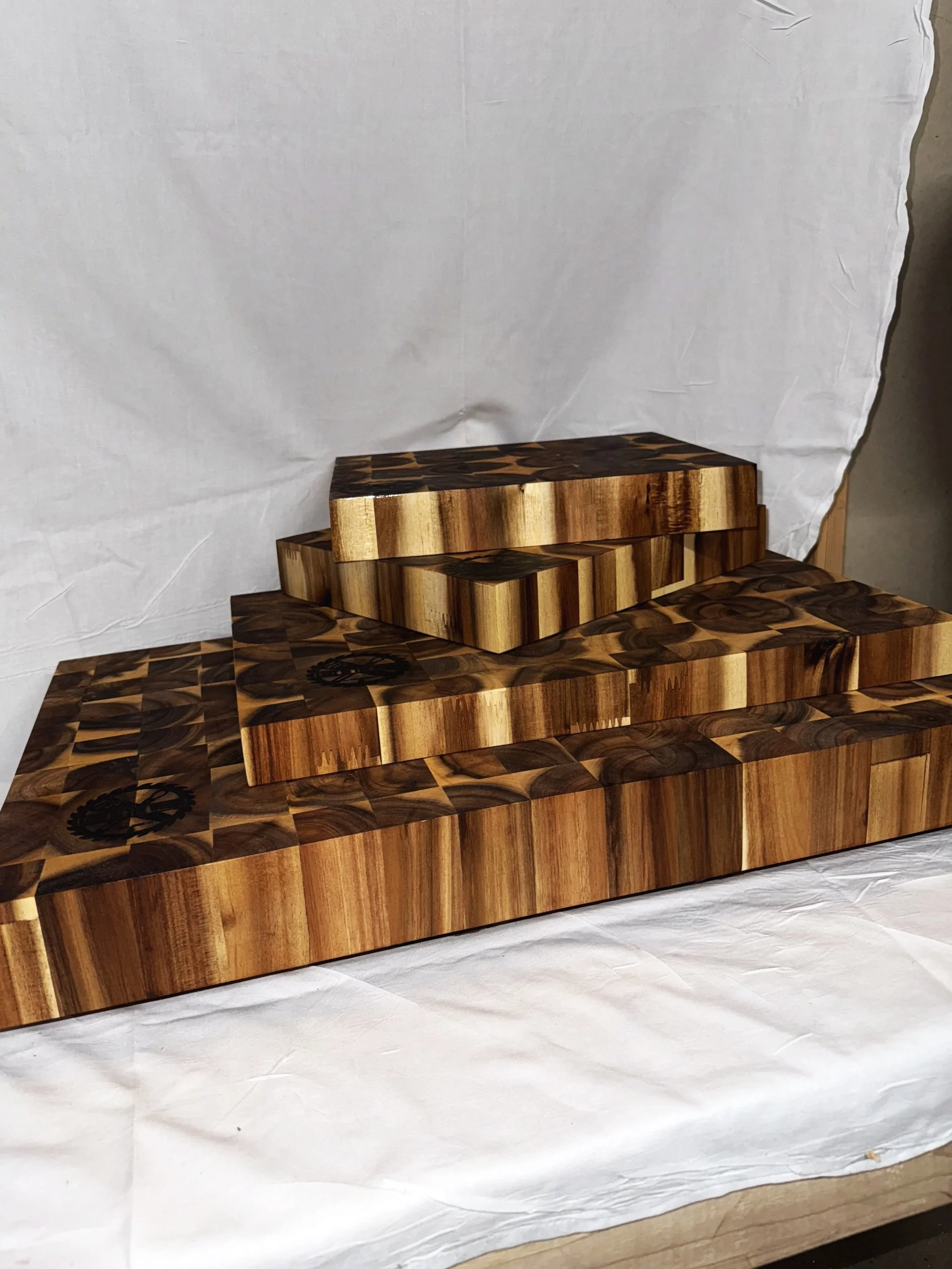 Acacia+End+Grain+lot.jpg