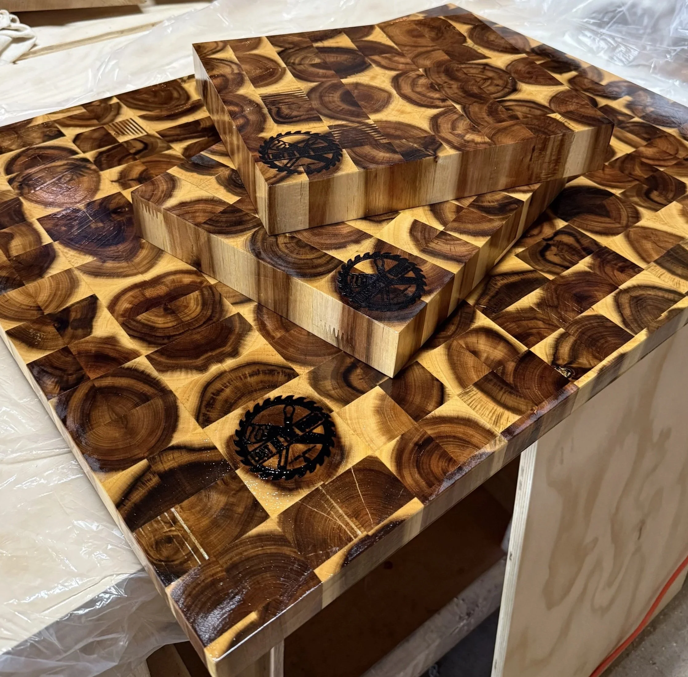 Acacia+End+grain+Boards%281%29.jpg