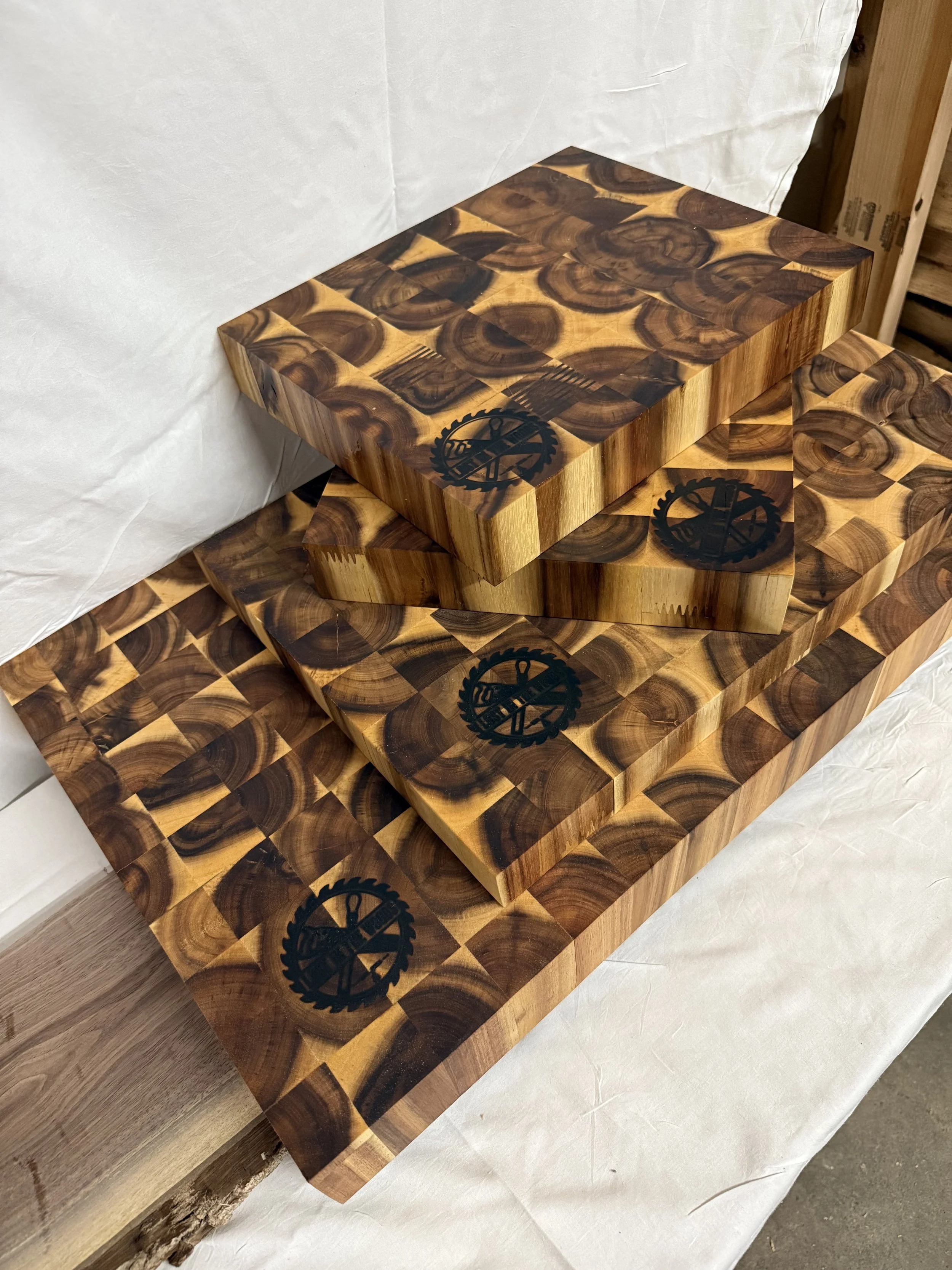 Acacia End Grain Board .jpg