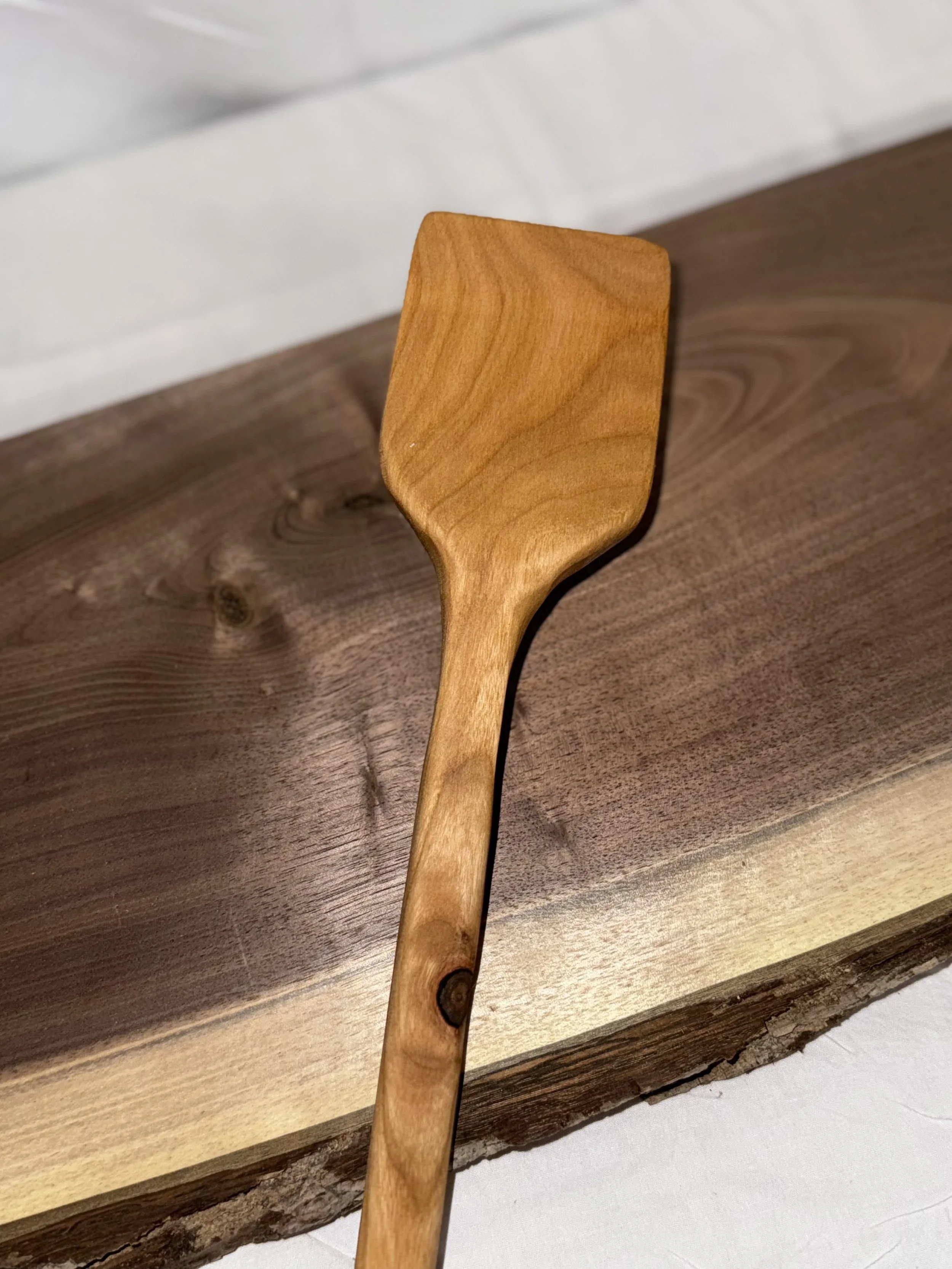 Curved spatula.jpg