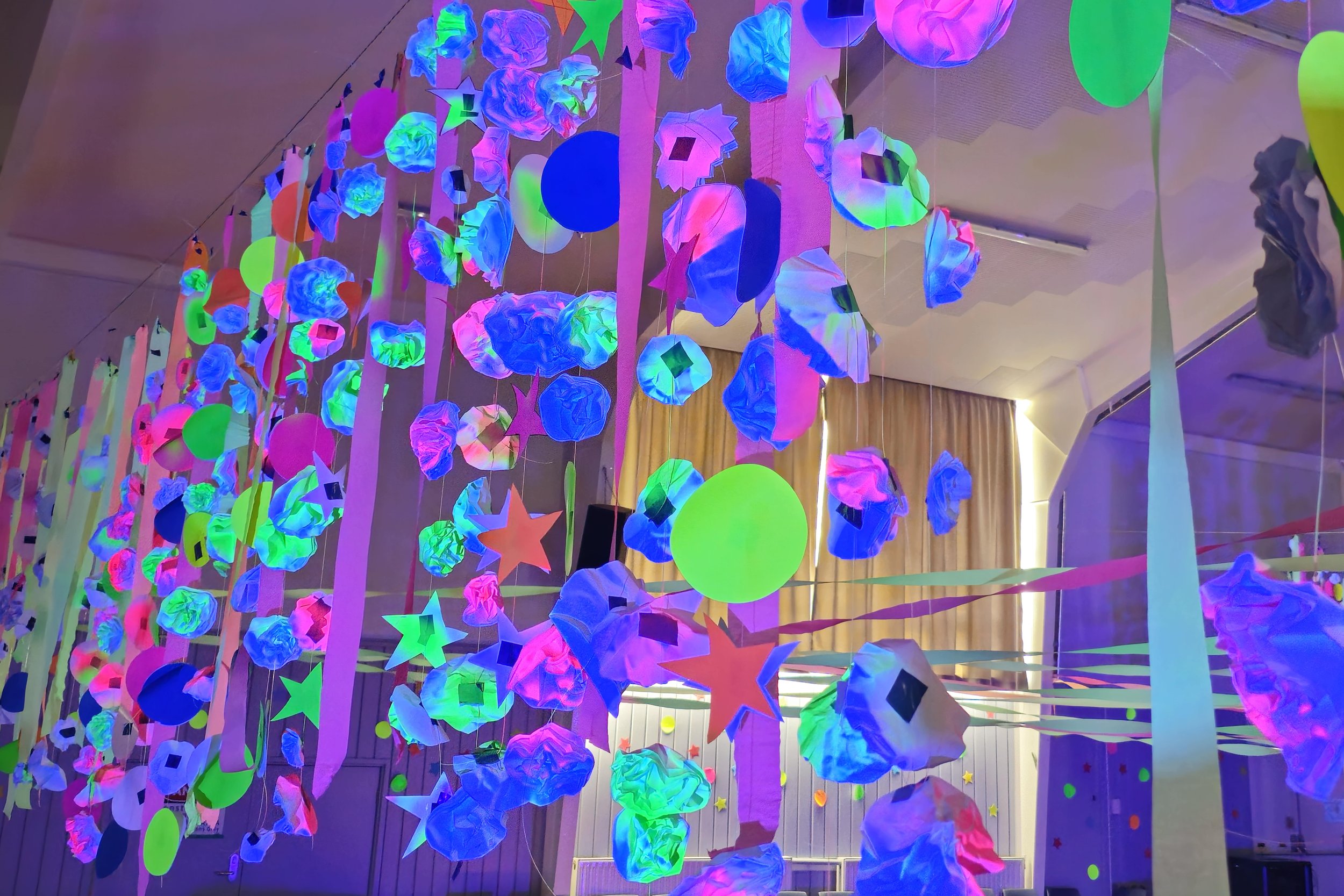 Nelson Intermediate End Of Year Formal - UV Lights