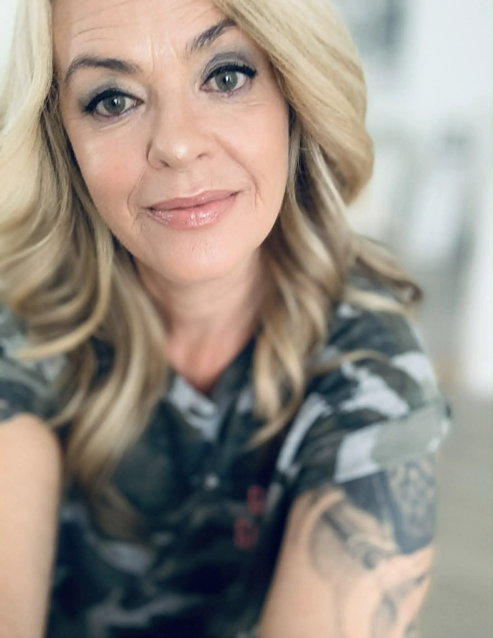 Jennifer James intuitive reader from Cinder & Sage Tarot