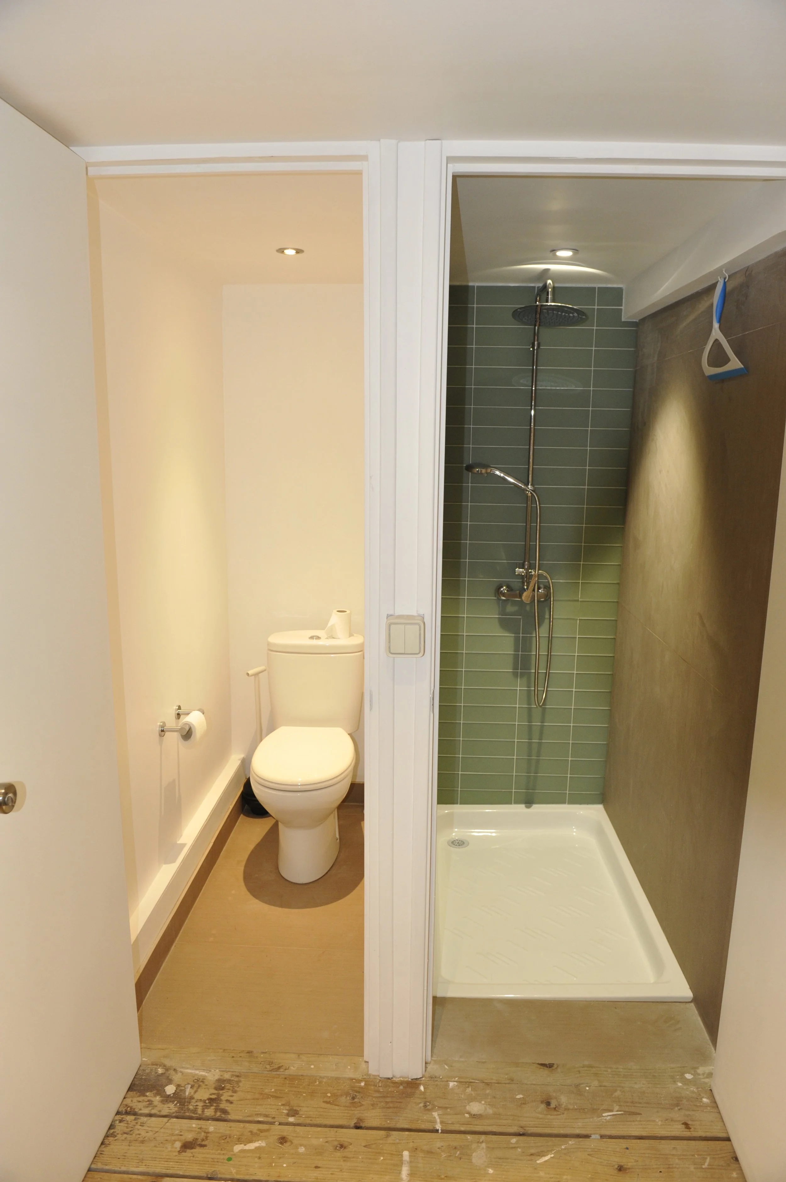 24 Second Bathroom.JPG