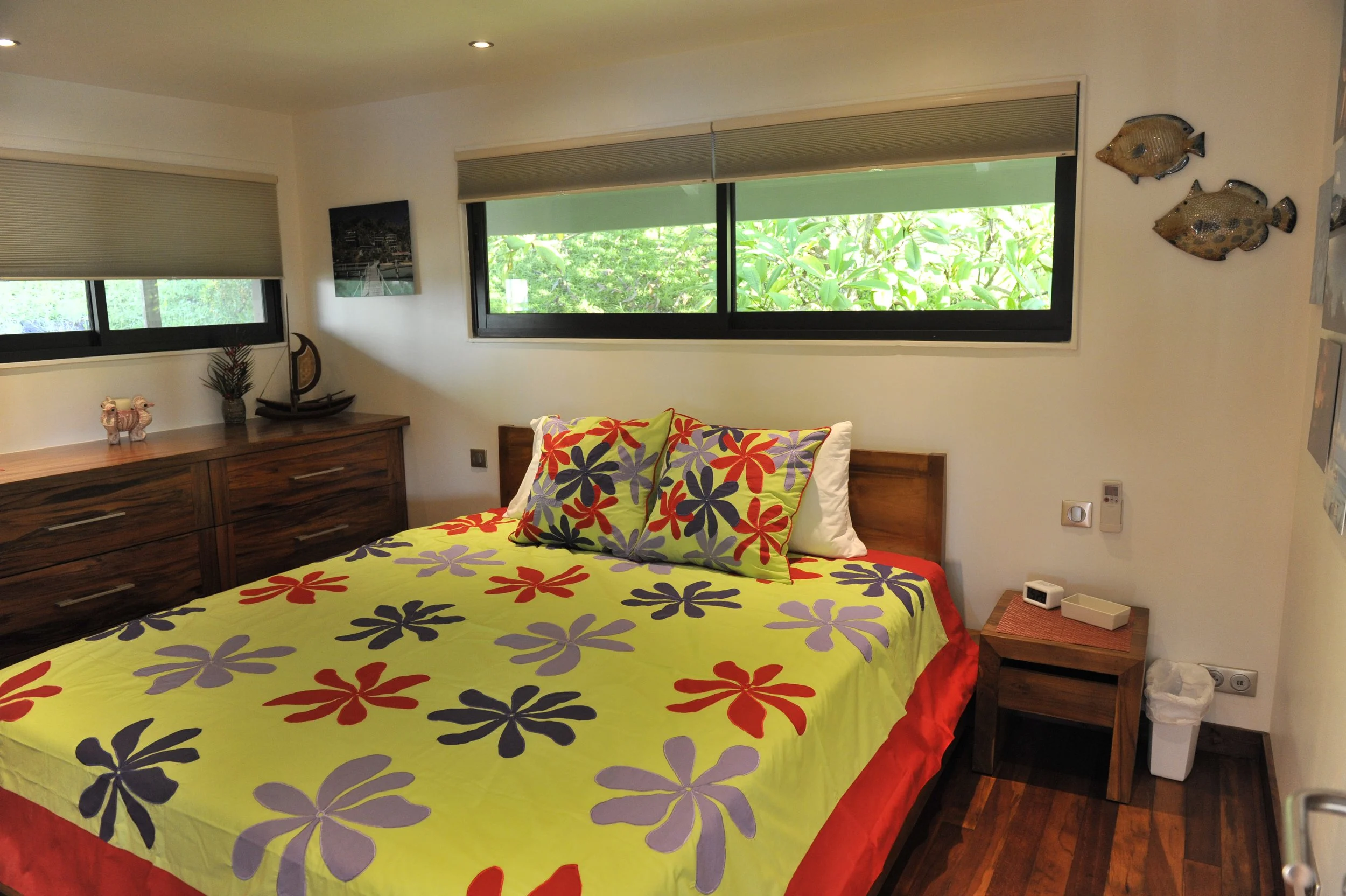8 Guest Bedroom_1.JPG