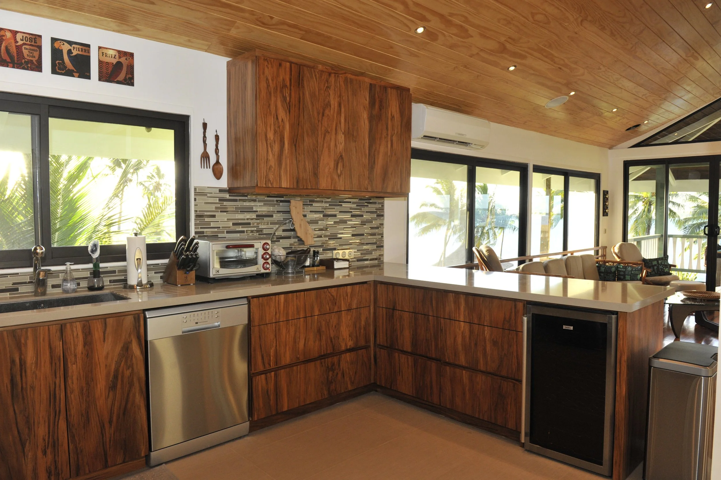 17 Kitchen 1.JPG