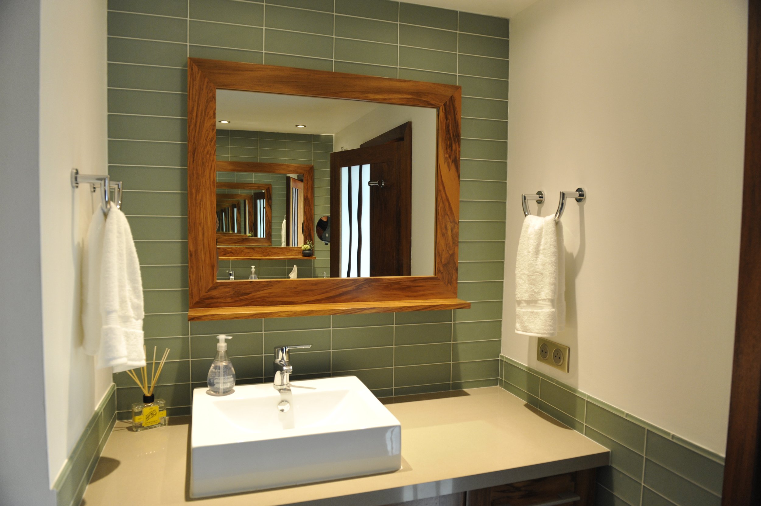 21 Bathroom 3.JPG